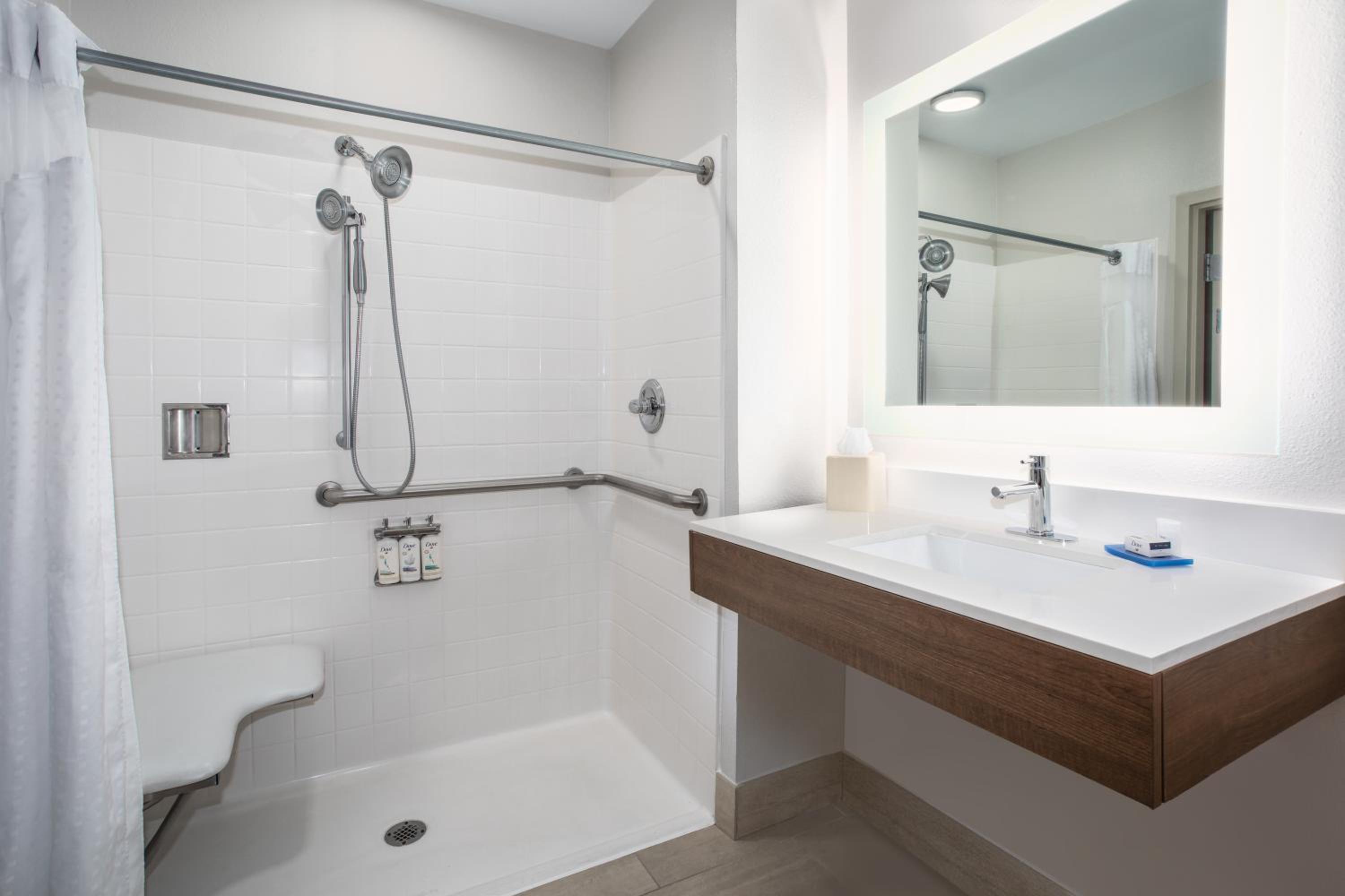 King Room - Disability Access - Photo 3