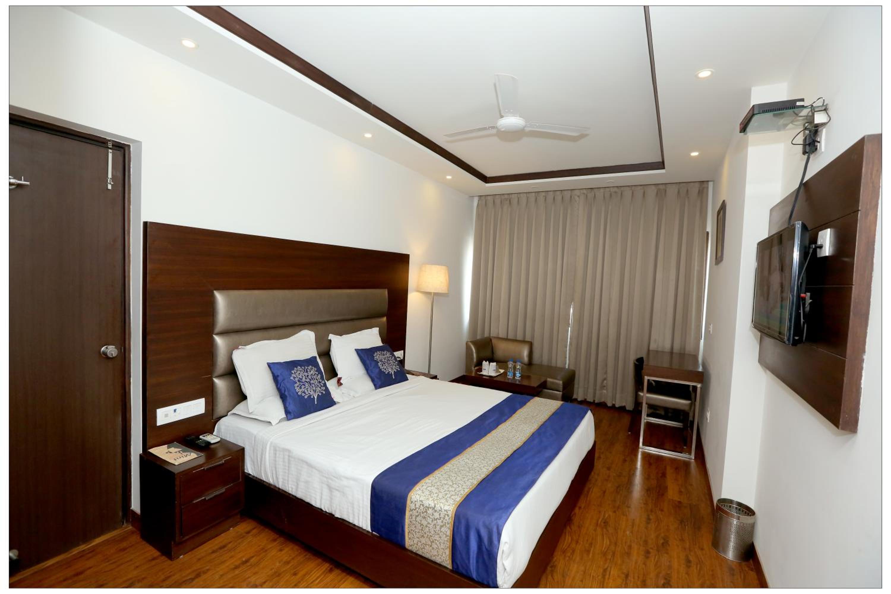 Luxury Room - Photo 1