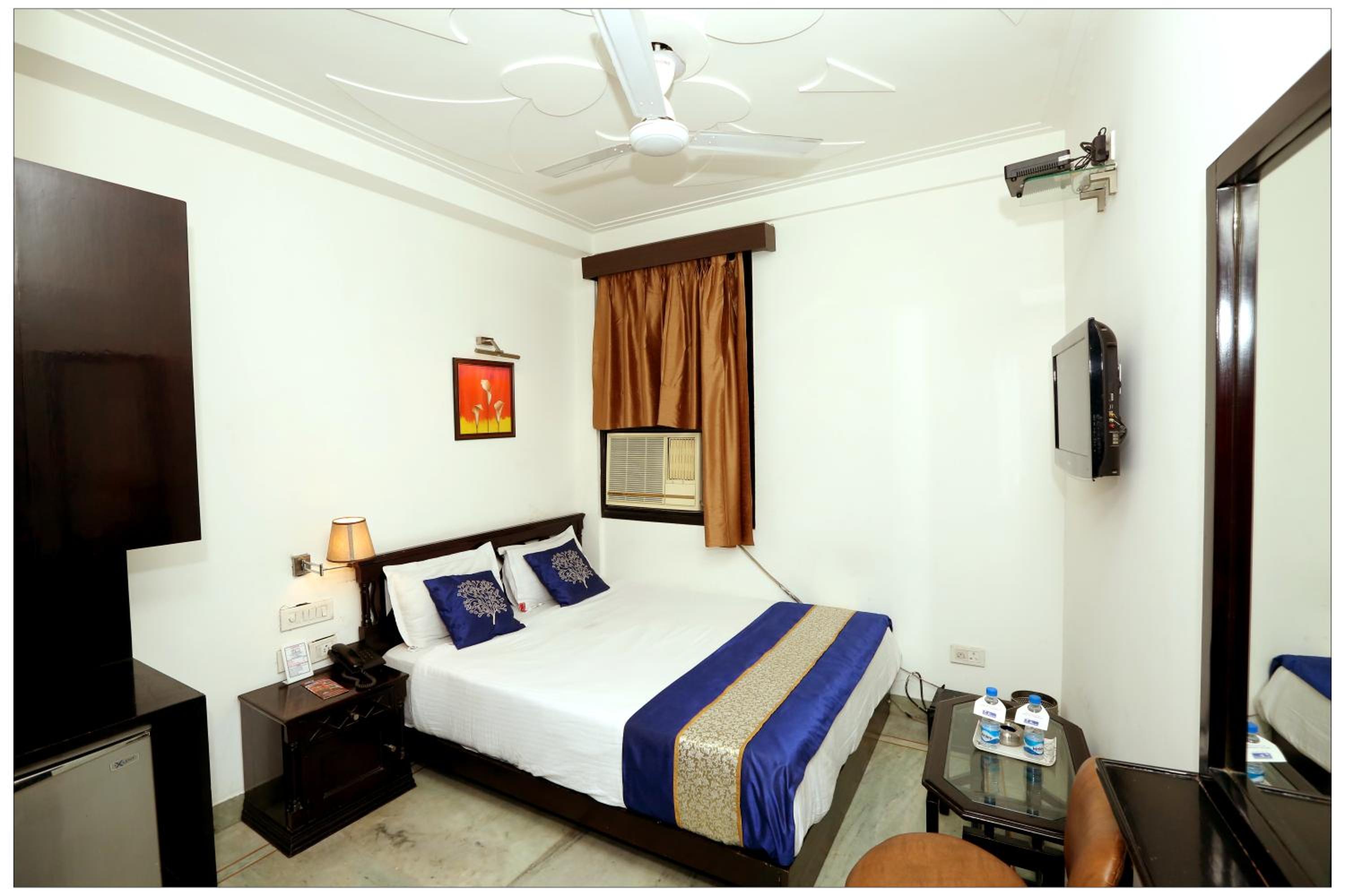 Economy Room - Photo 1