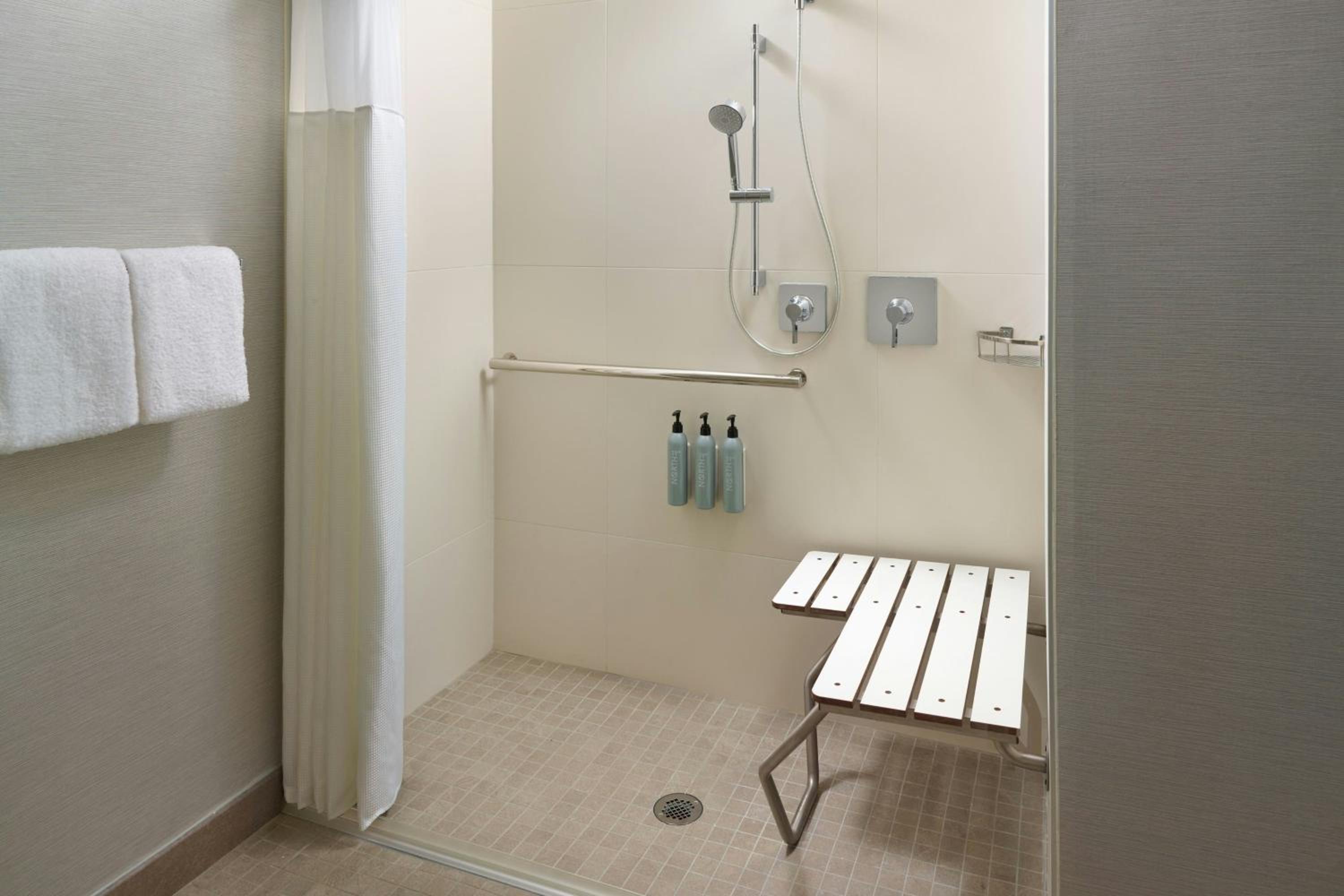 King Room with Courtyard View - Photo 4