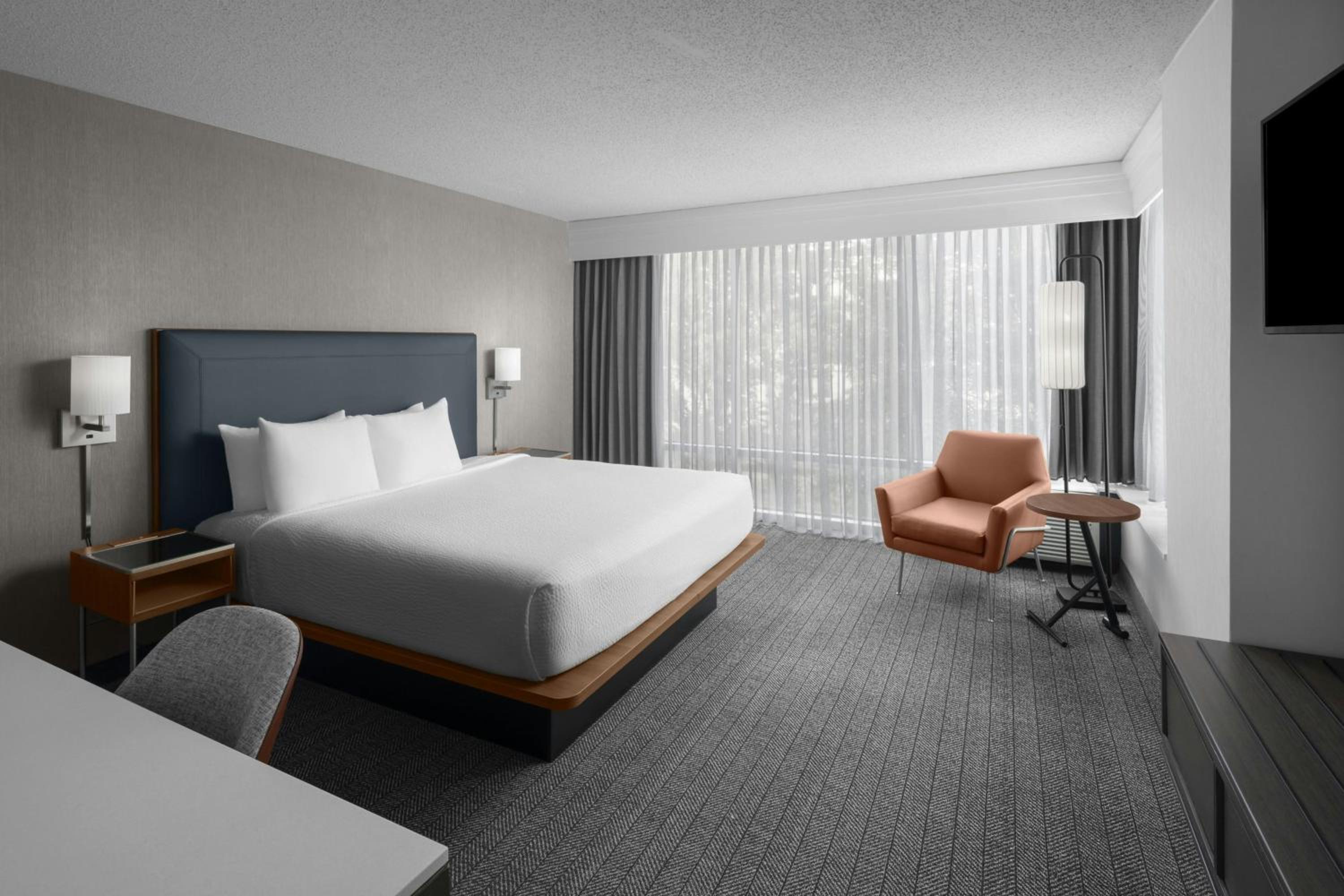 Deluxe King Room - Photo 1