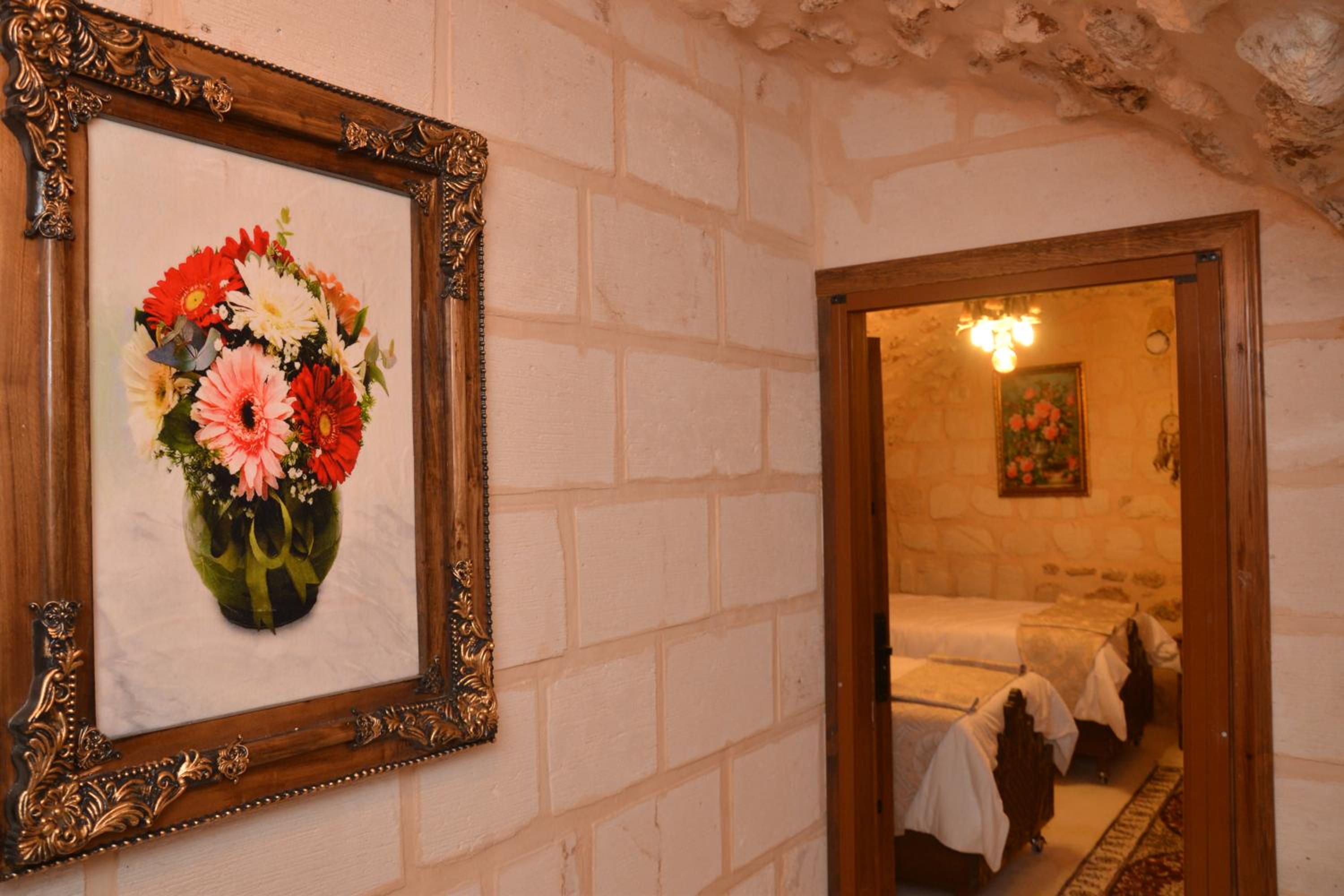 Standard Twin Room - Photo 3