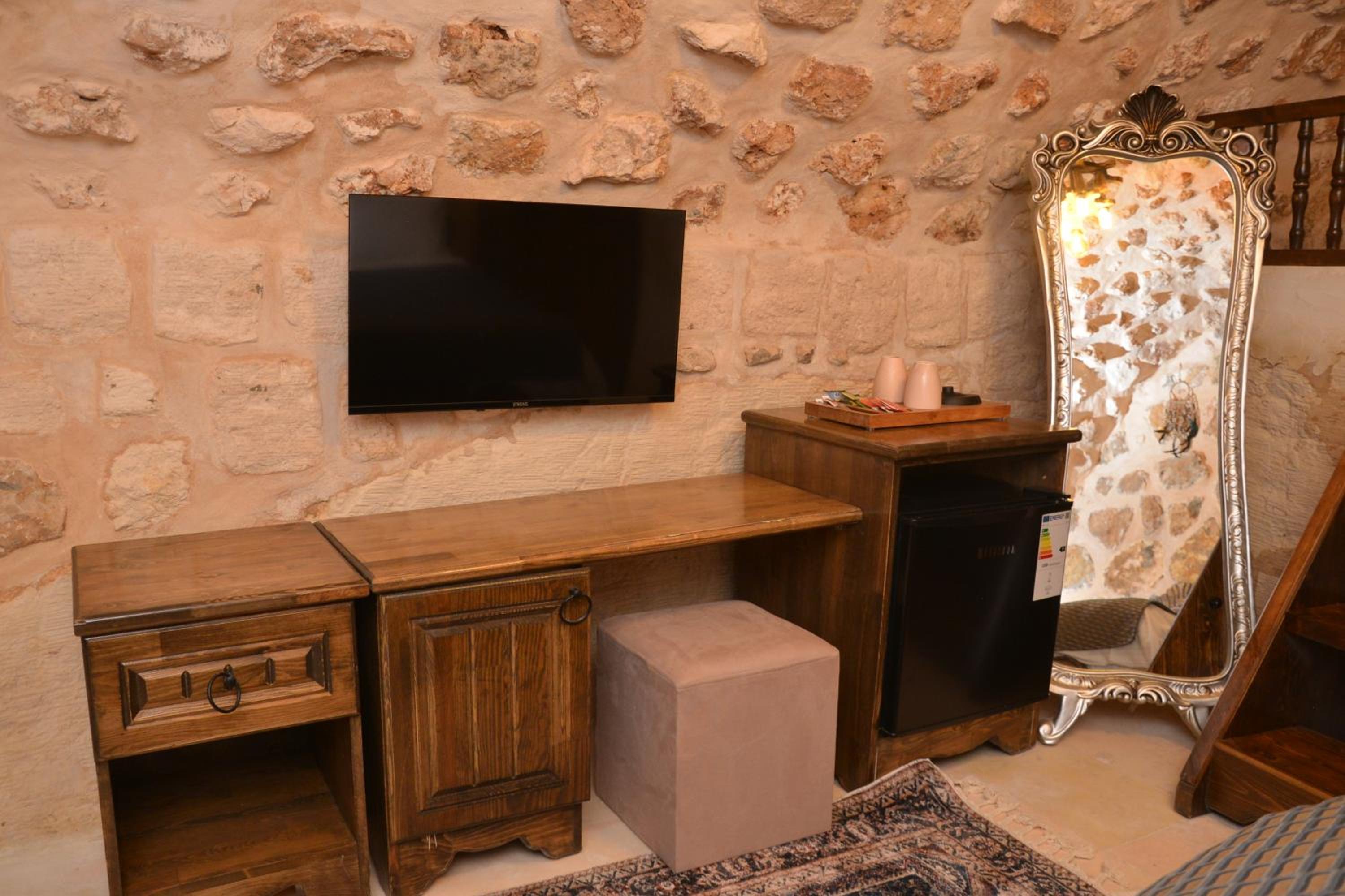 Family Room - Photo 4