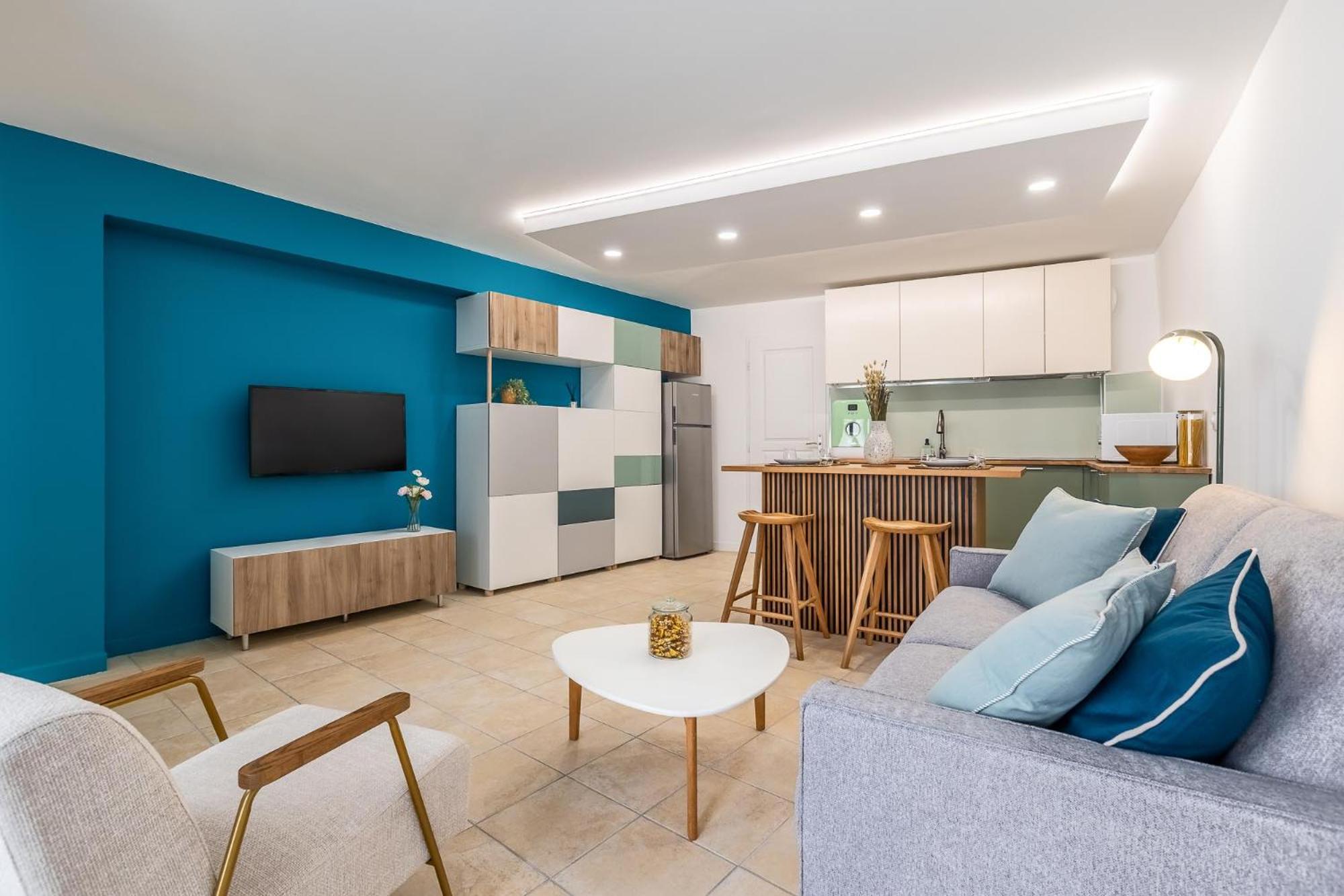One-Bedroom Apartment