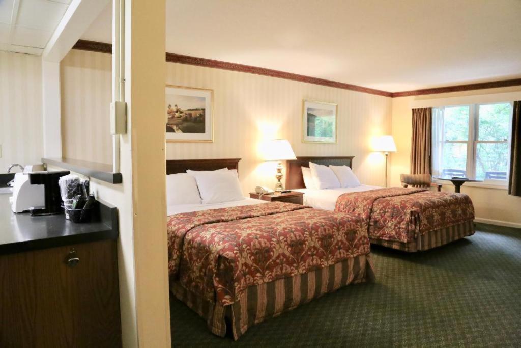 Queen Room - Disability Access photo 2
