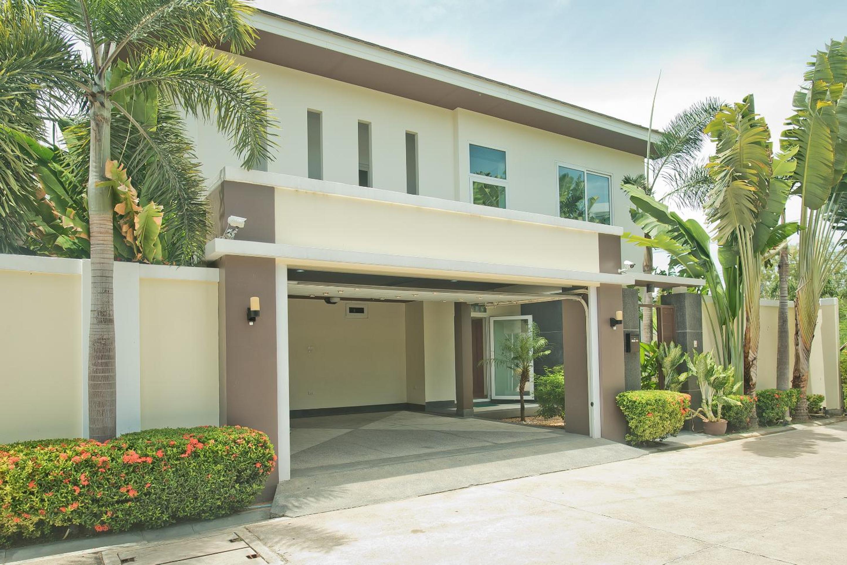 Four-Bedroom Villa with Private Pool - Villa T1 photo 2