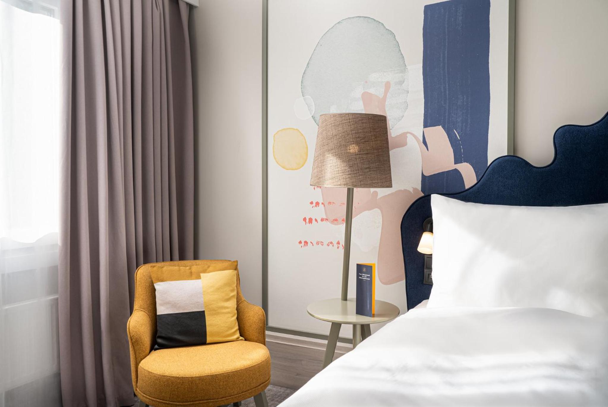 Double Suite with Sofa Bed - Accessible