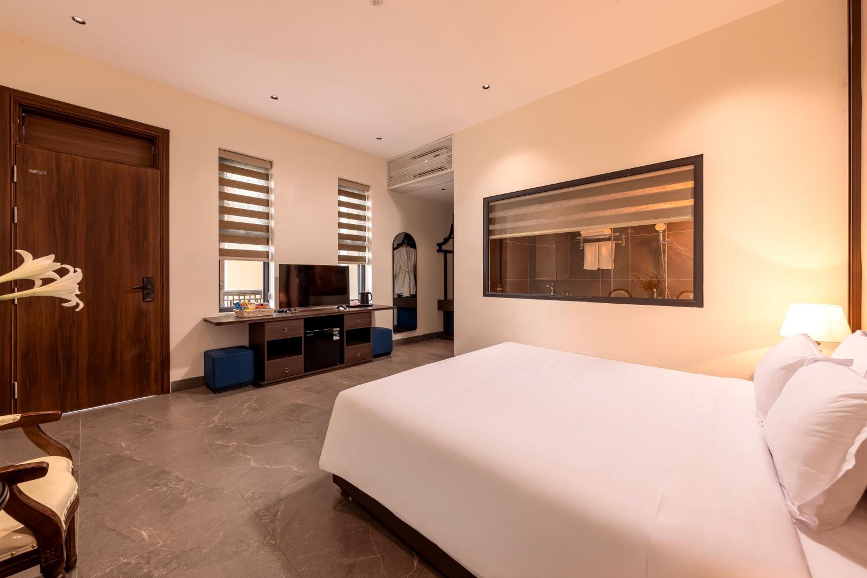 Superior King Room photo 3