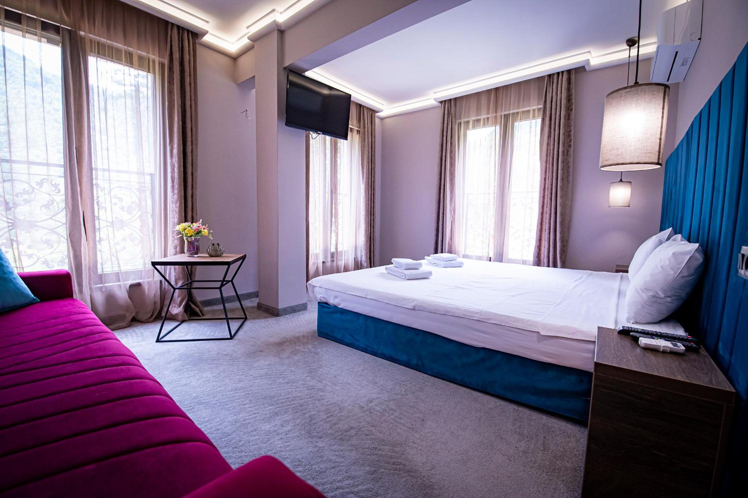 Double Room with Mountain View