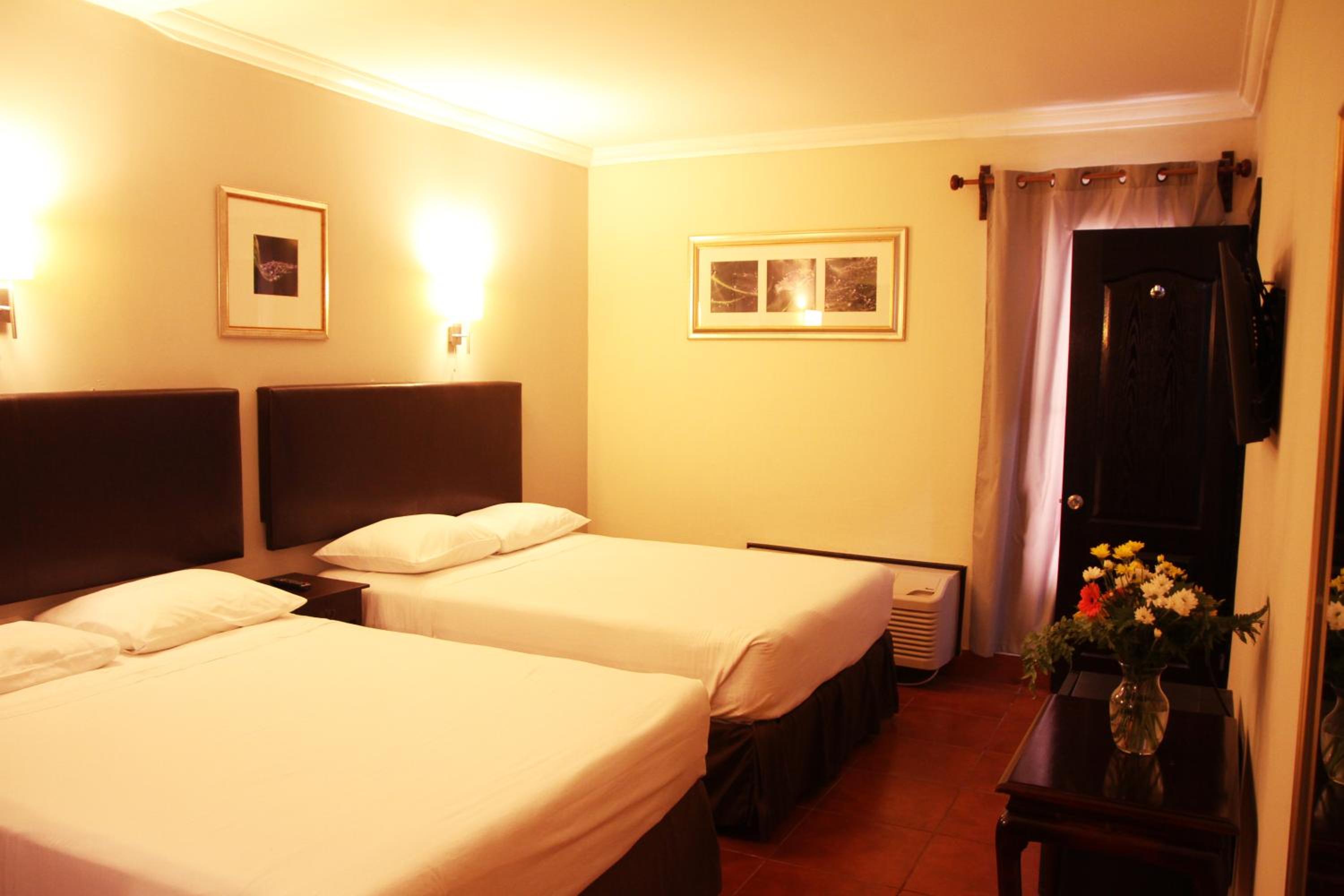 Deluxe Double or Twin Room photo 3