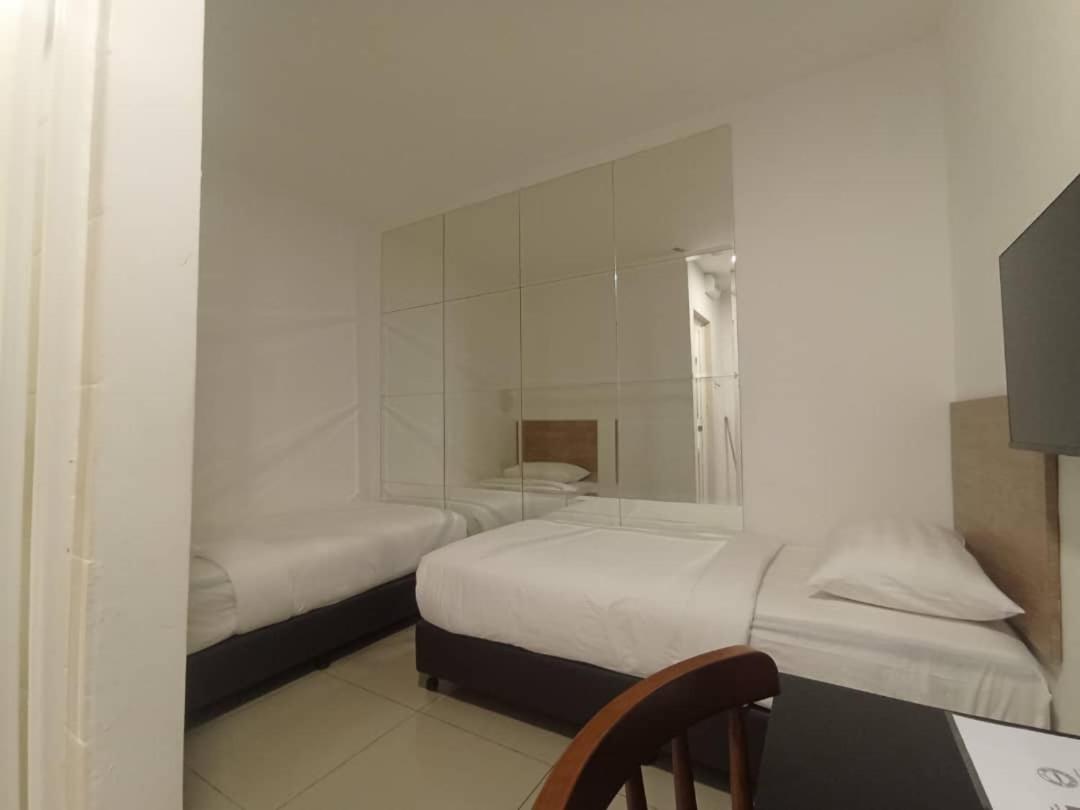 Standard Twin Room - Photo 1