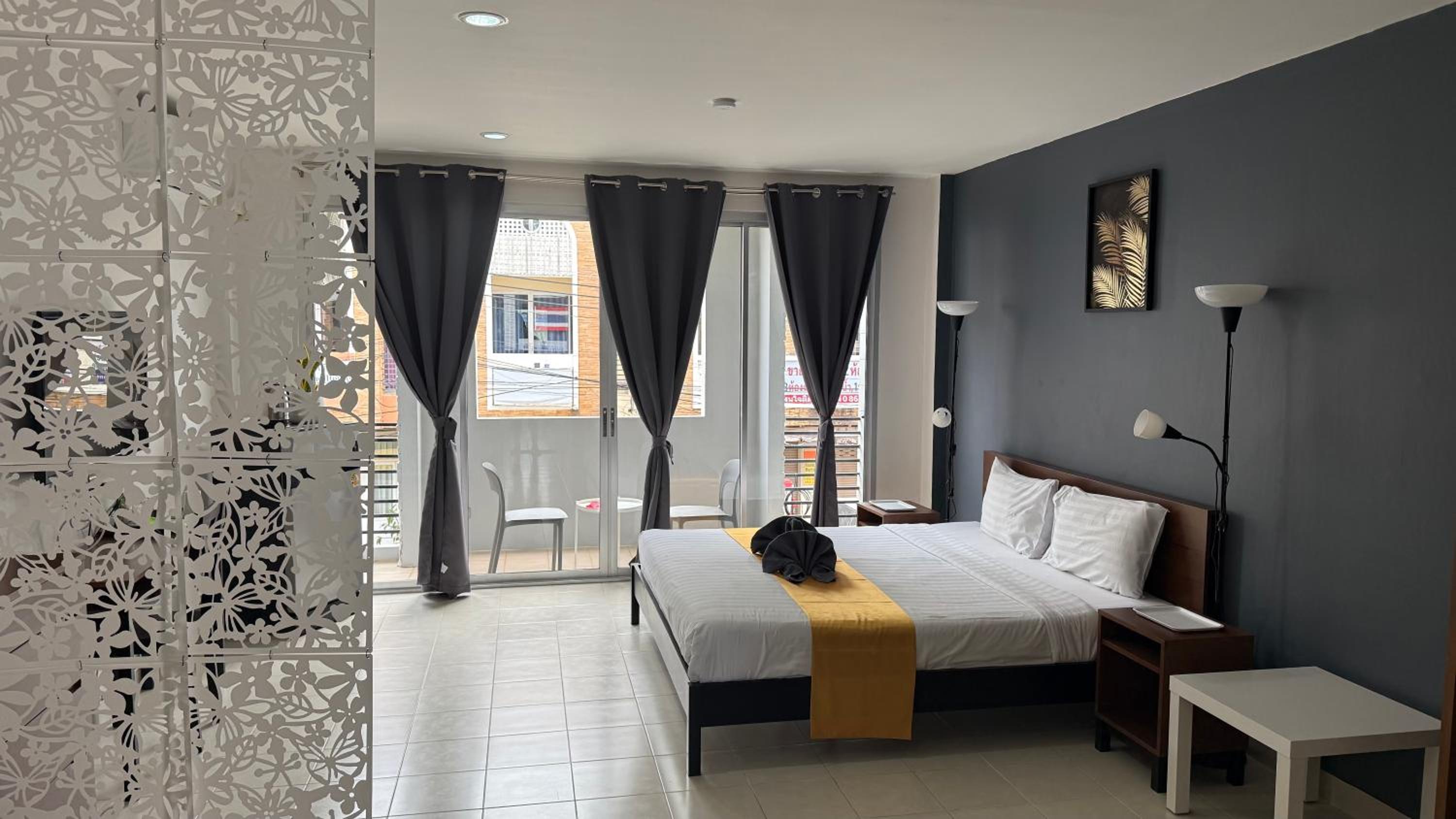 Double Room with Balcony (2 Adults + 1 Child) photo 1