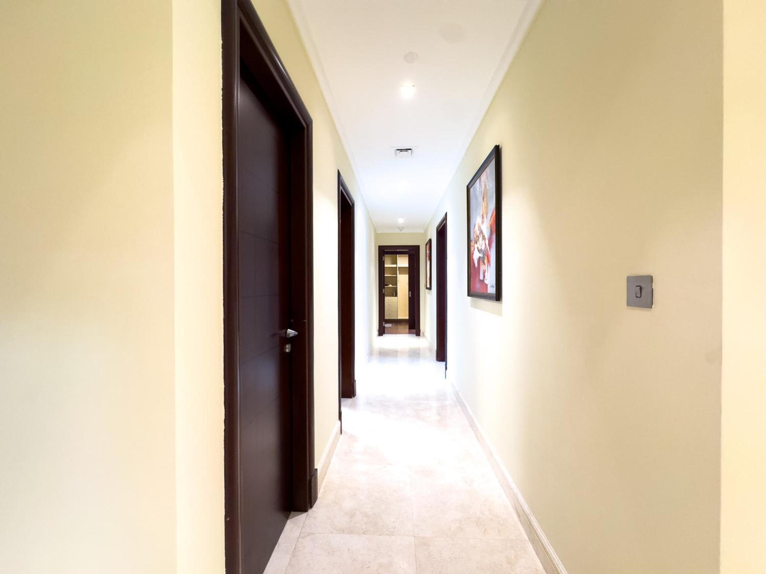 Two-Bedroom Apartment with Terrace and Sea View photo 2