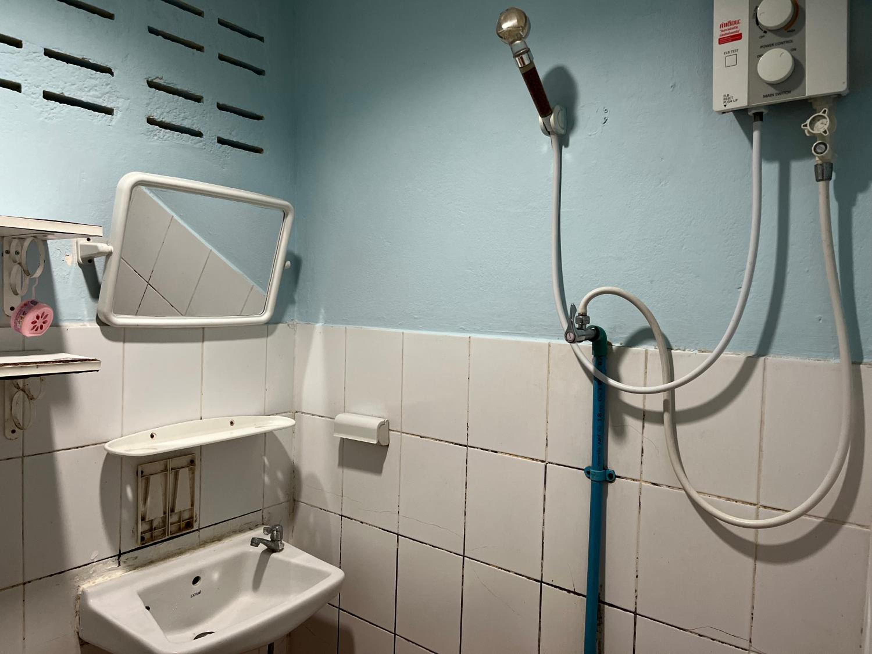 Double Room - Photo 7