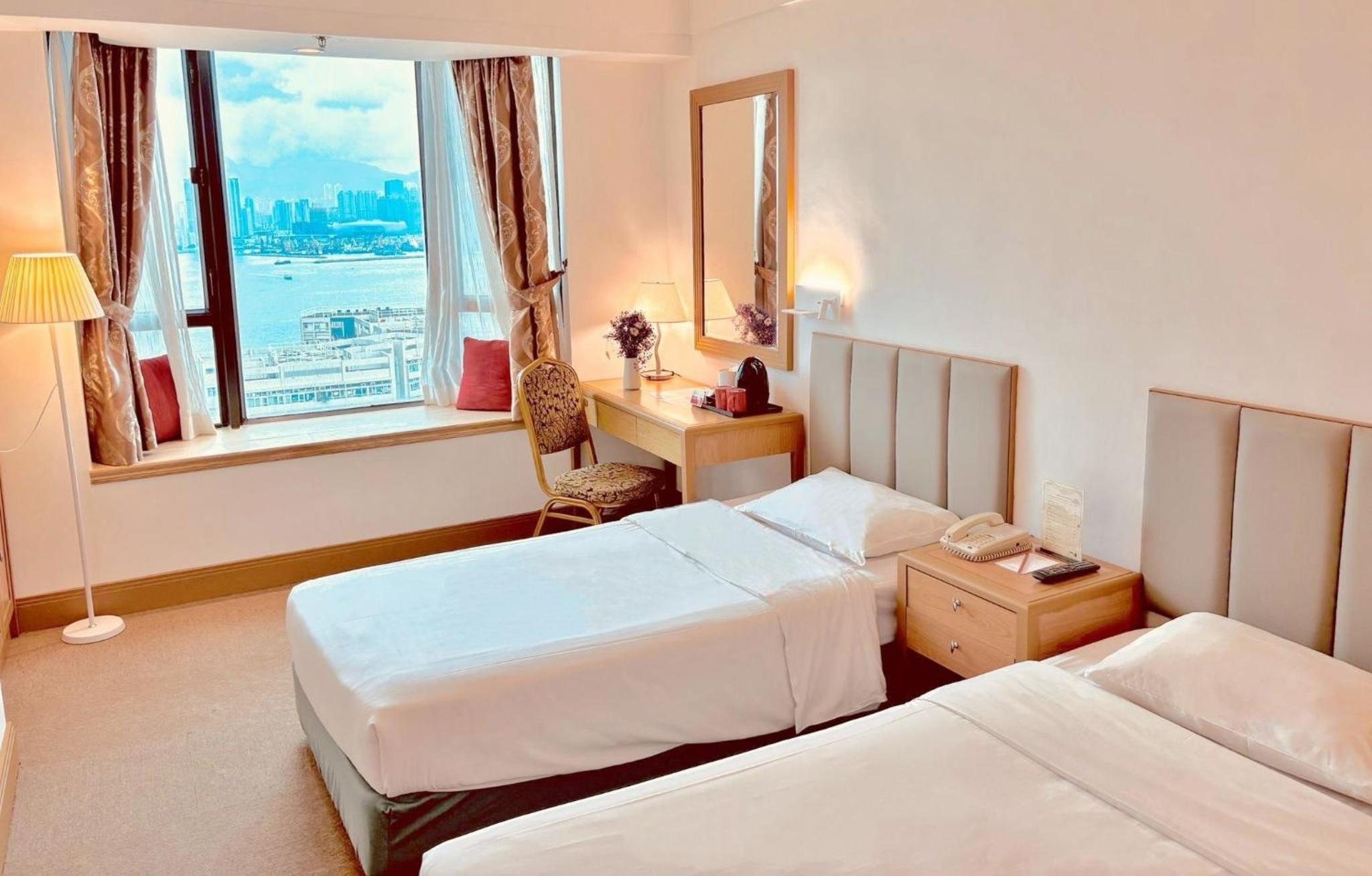 Deluxe Harbor View Connecting Room