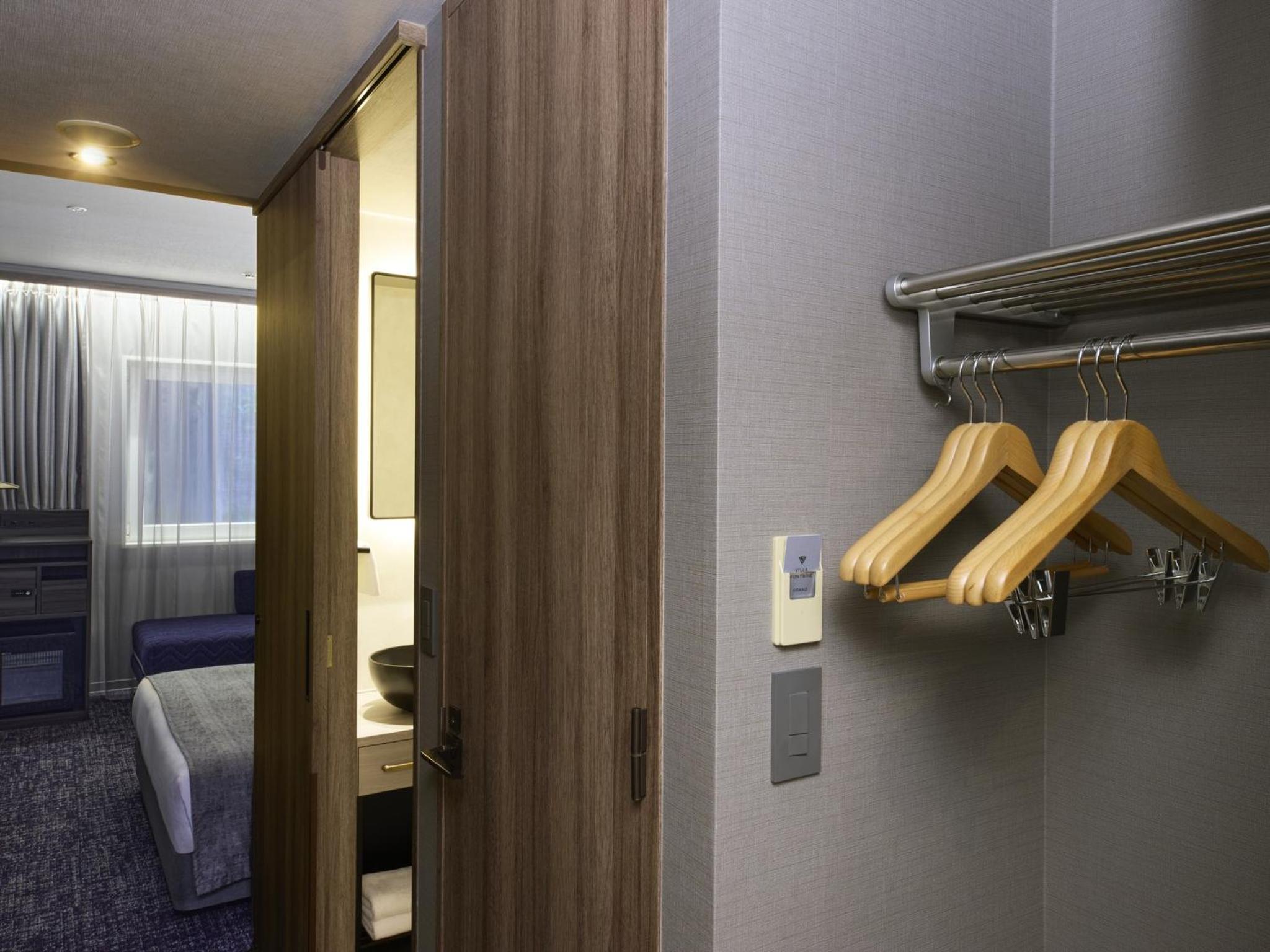 Double Room (20sqm) with Shower Booth and Sofa Bed for 3 People - Non-Smoking photo 2