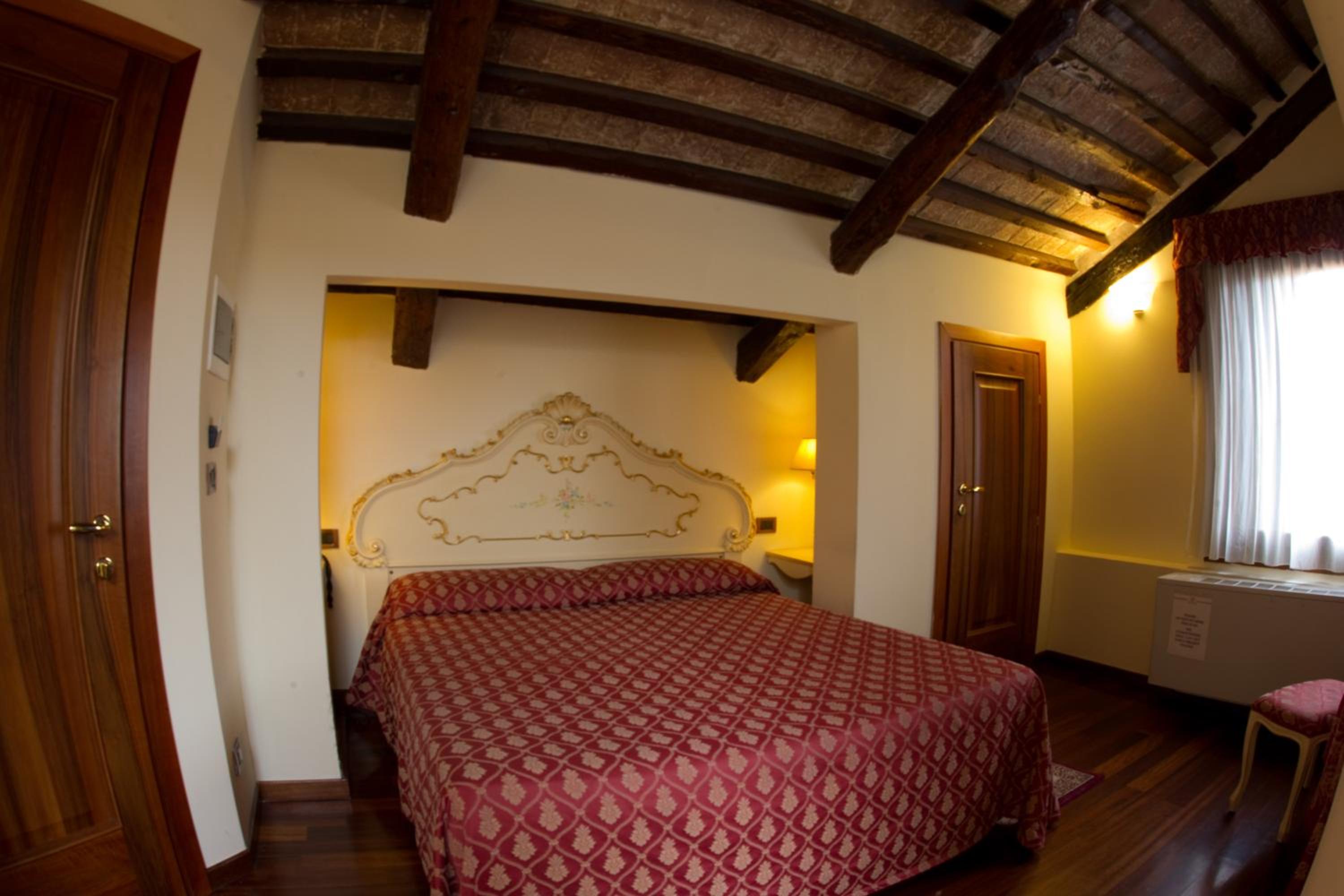 Superior Double Room with Canal View photo 2