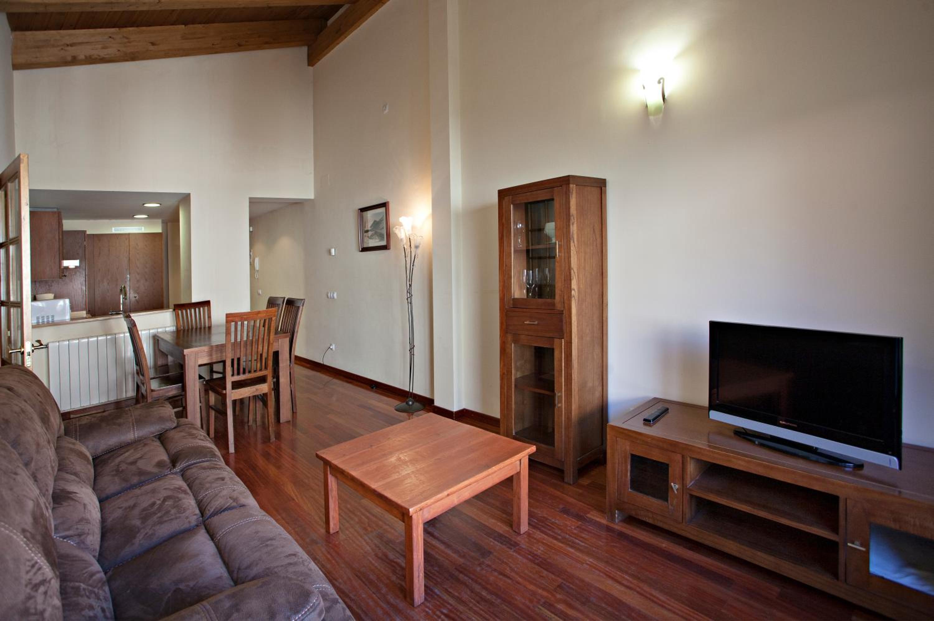 Apartment with Balcony photo 3