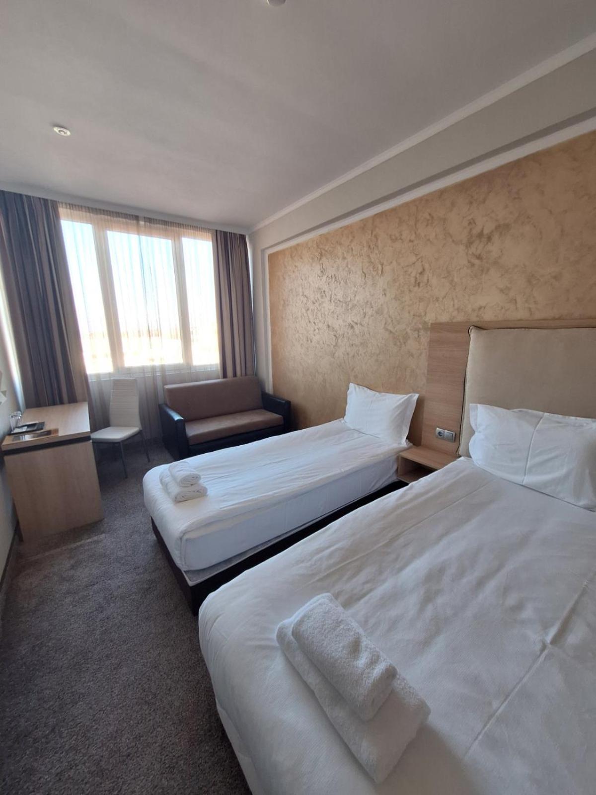 Deluxe Triple Room photo 2