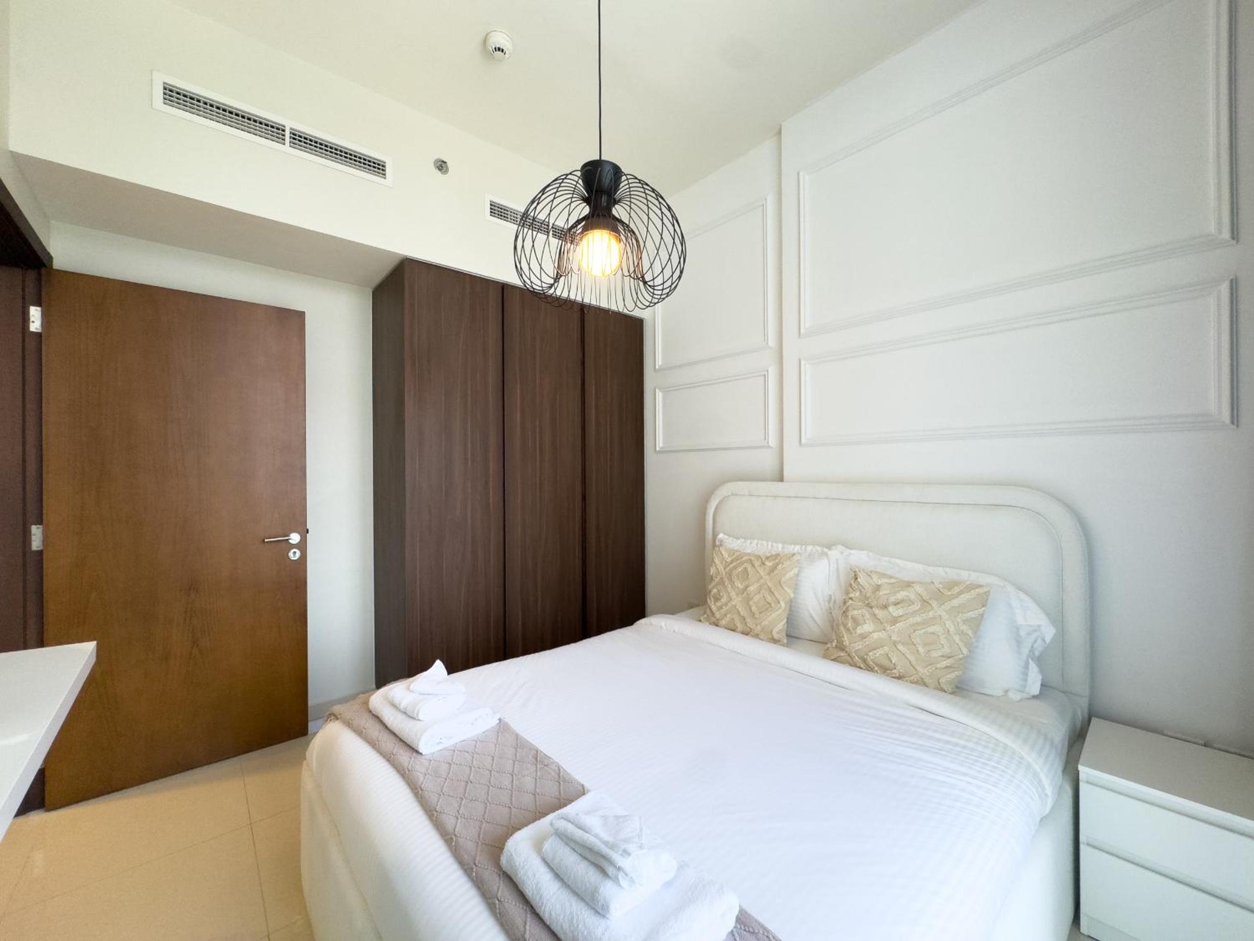One-Bedroom Apartment with Balcony