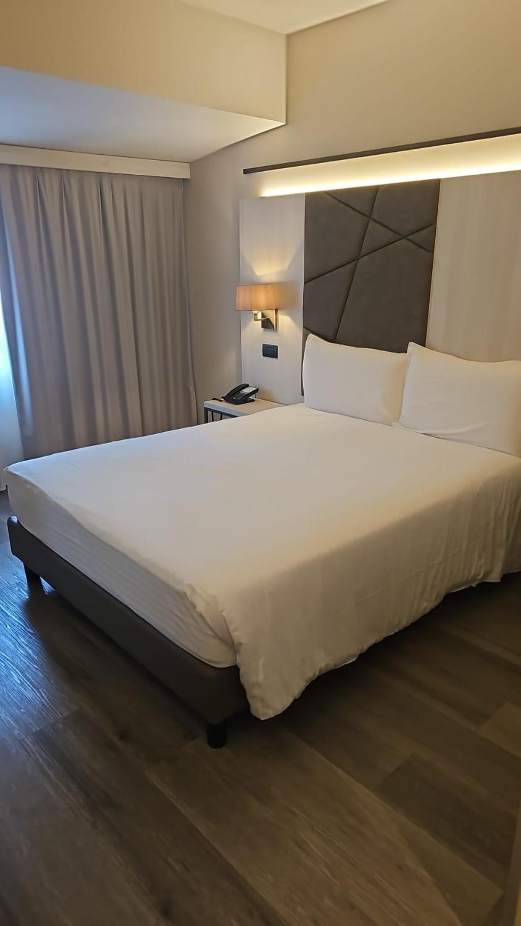 Double Room - Disability Access photo 1