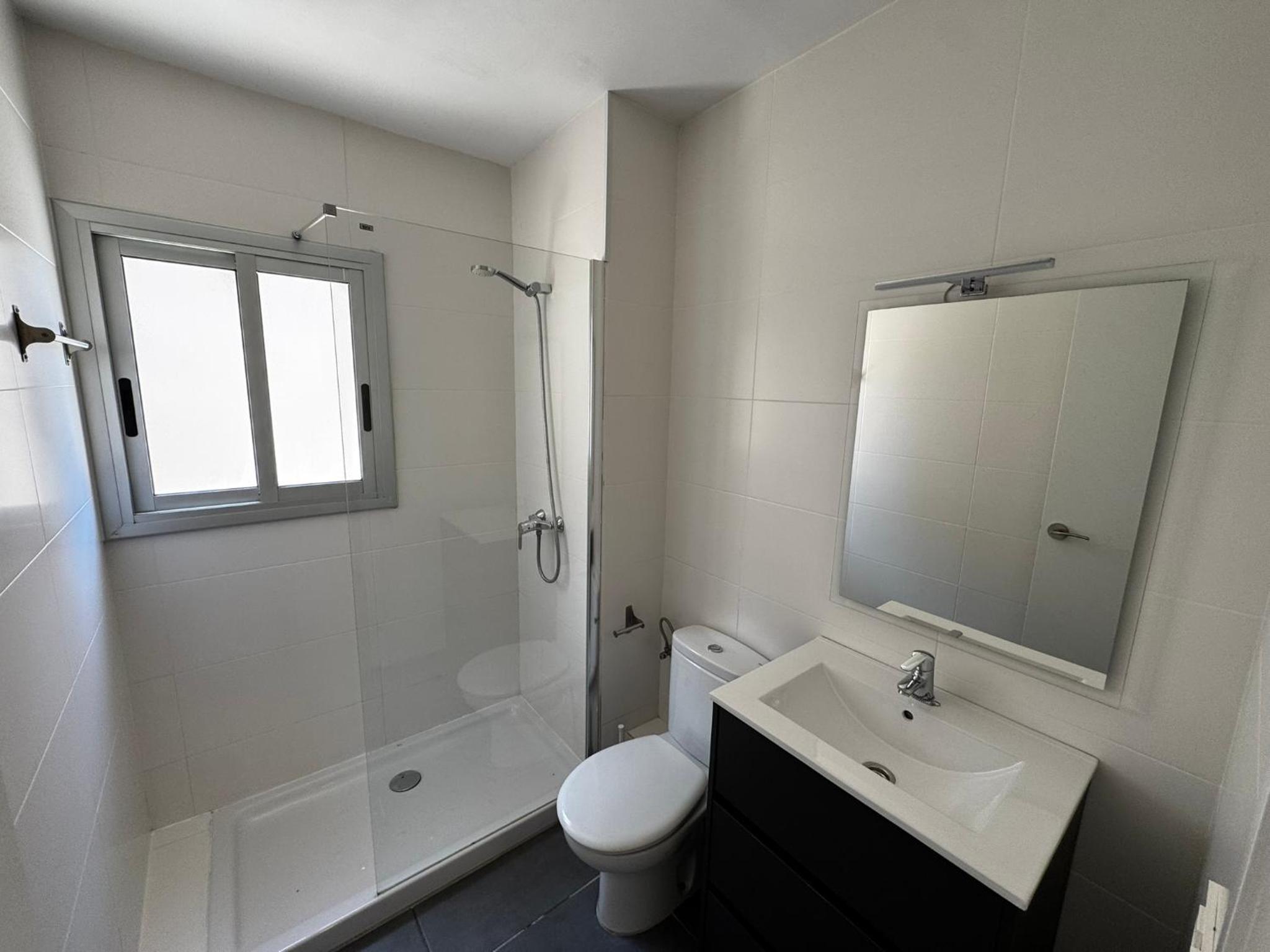 Two-Bedroom Apartment with Pool View photo 2