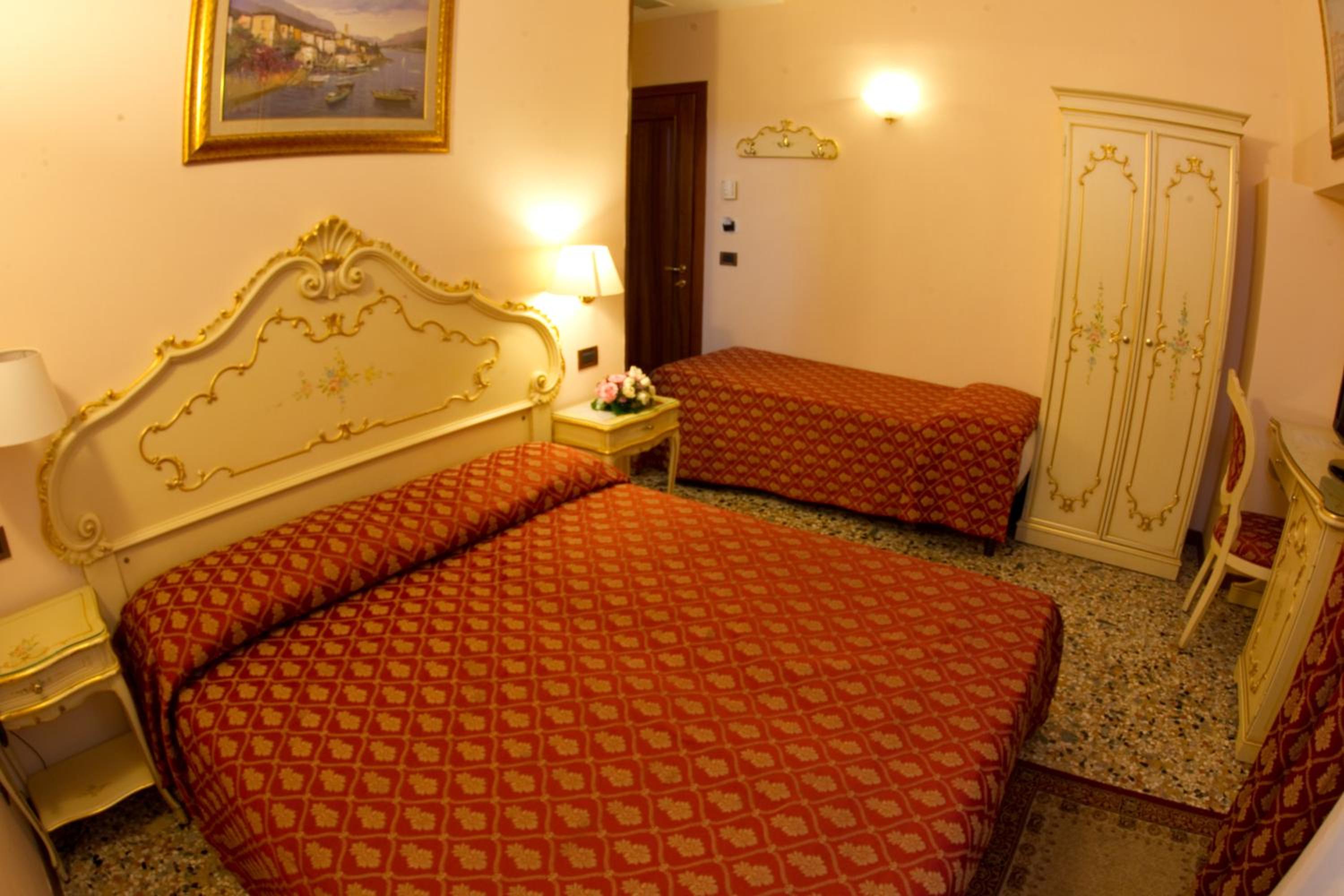 Triple Room photo 2