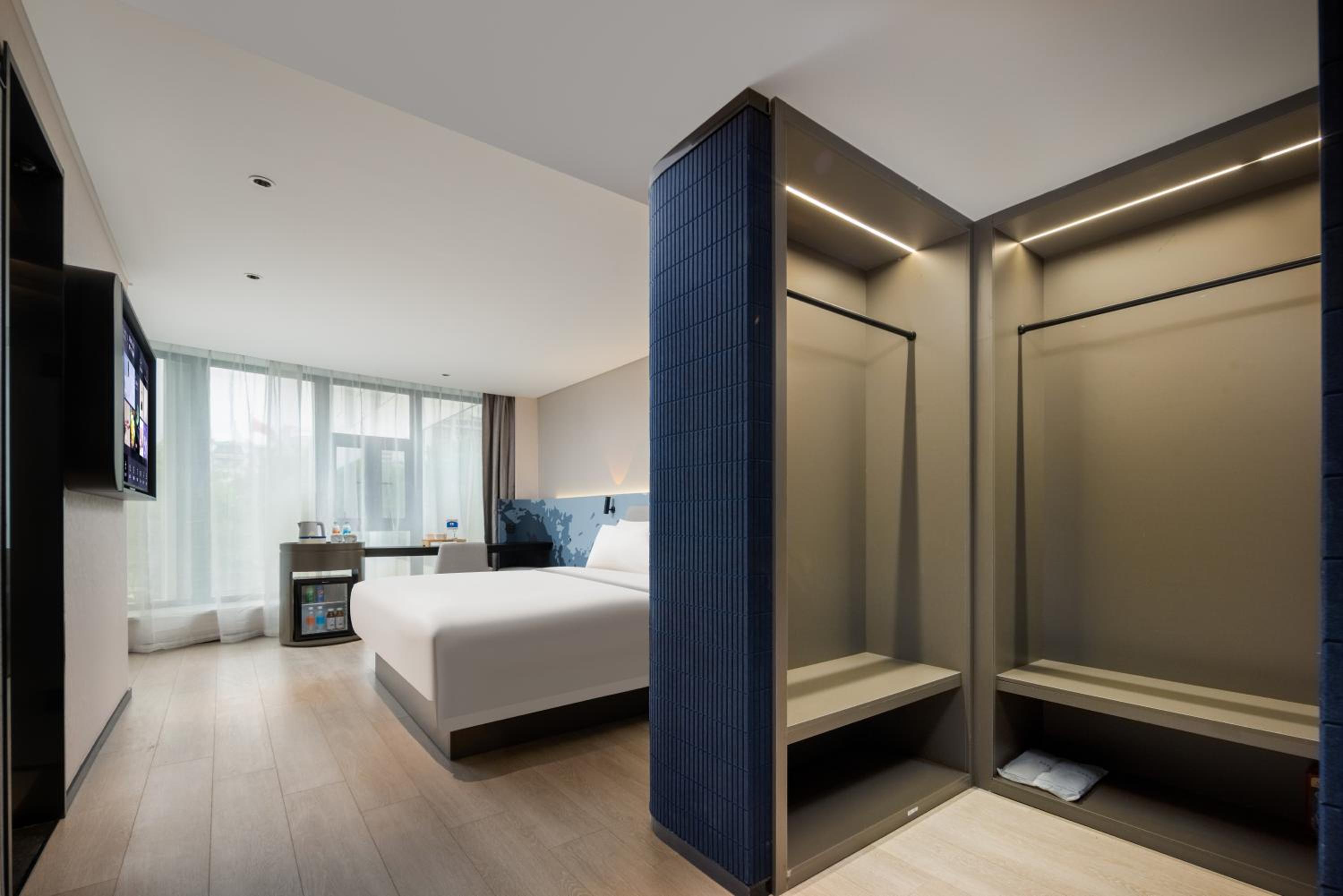 Super Suite