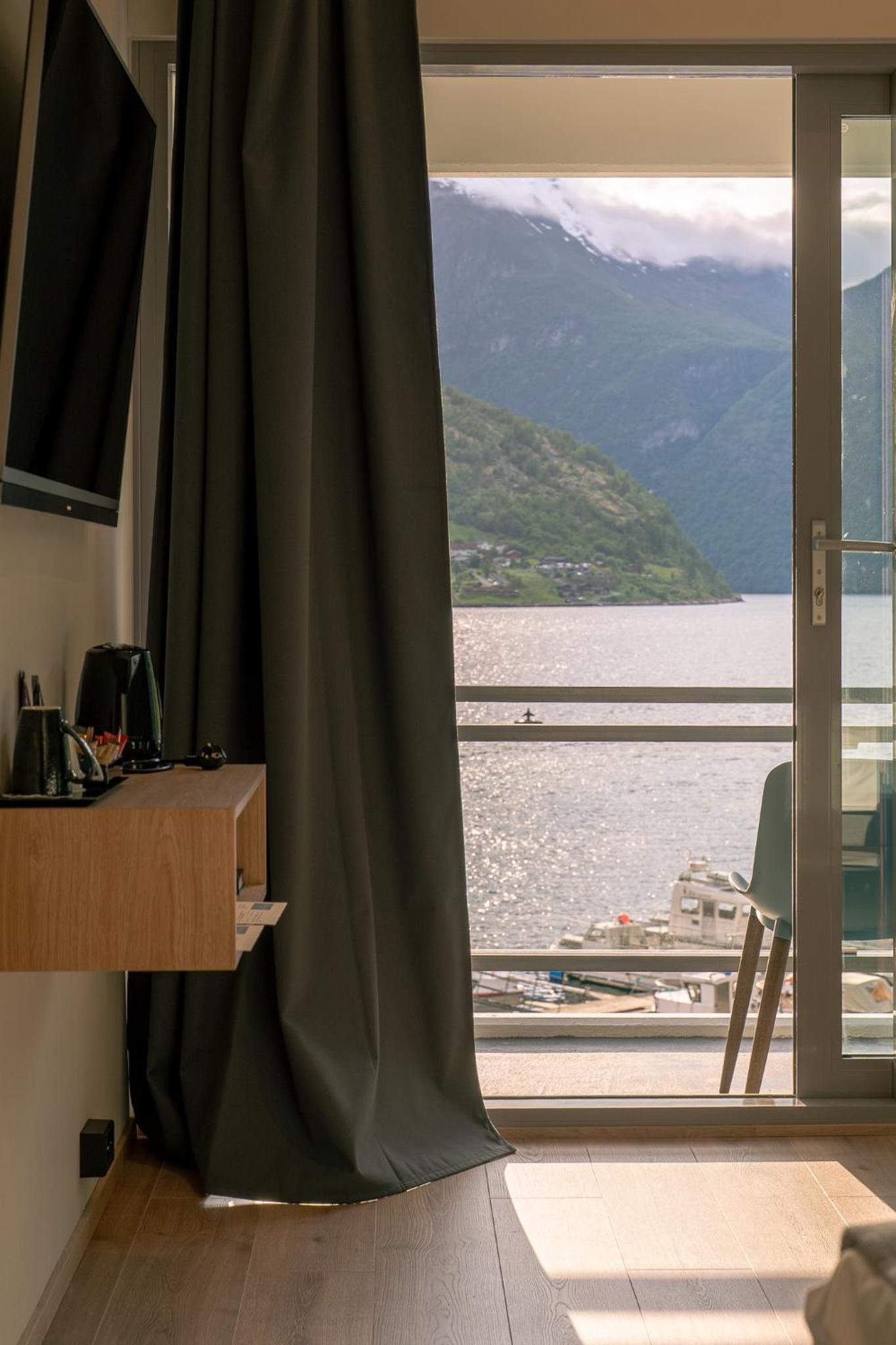 Deluxe Double Room with Shower