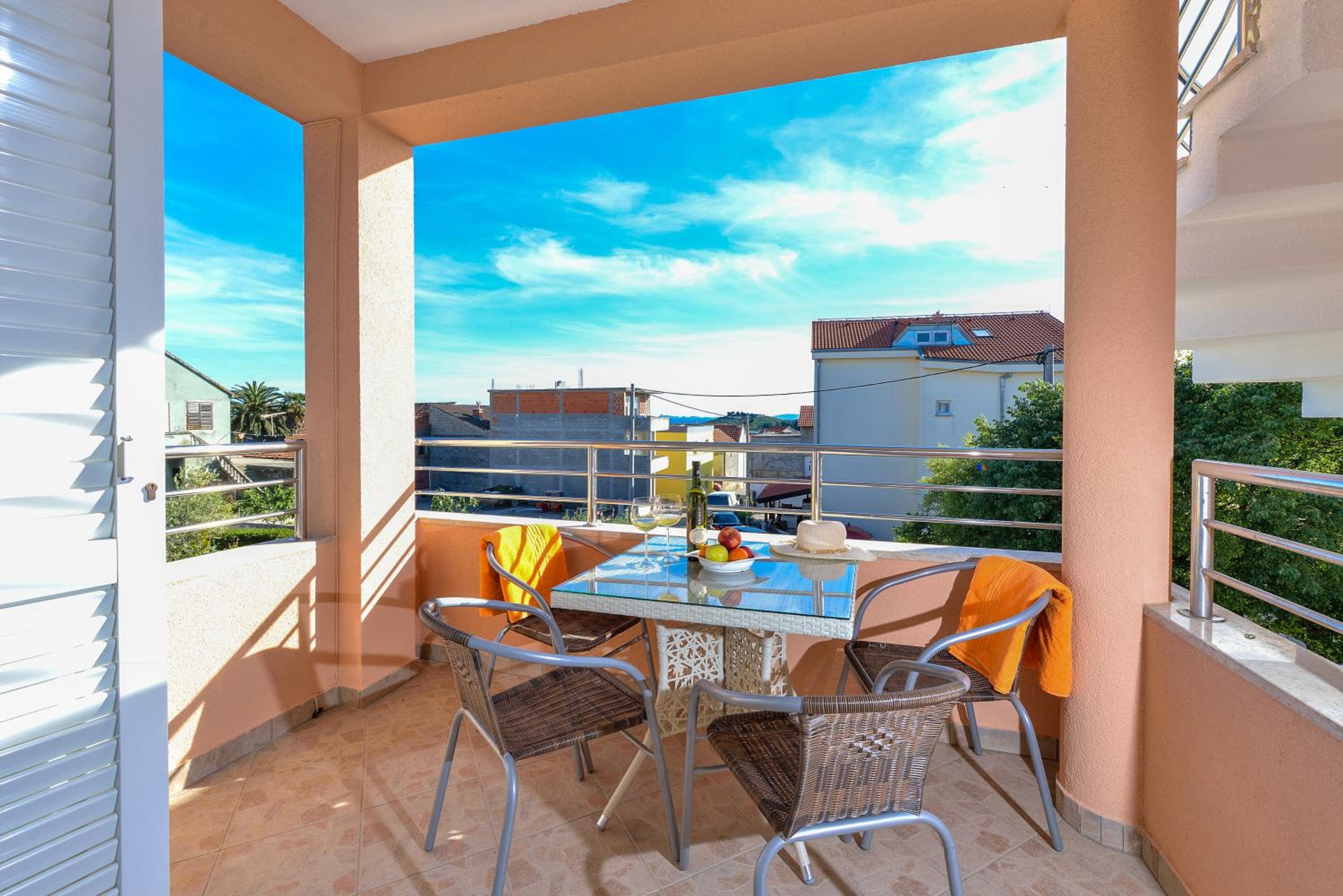 Apartment with Pool View  photo 3