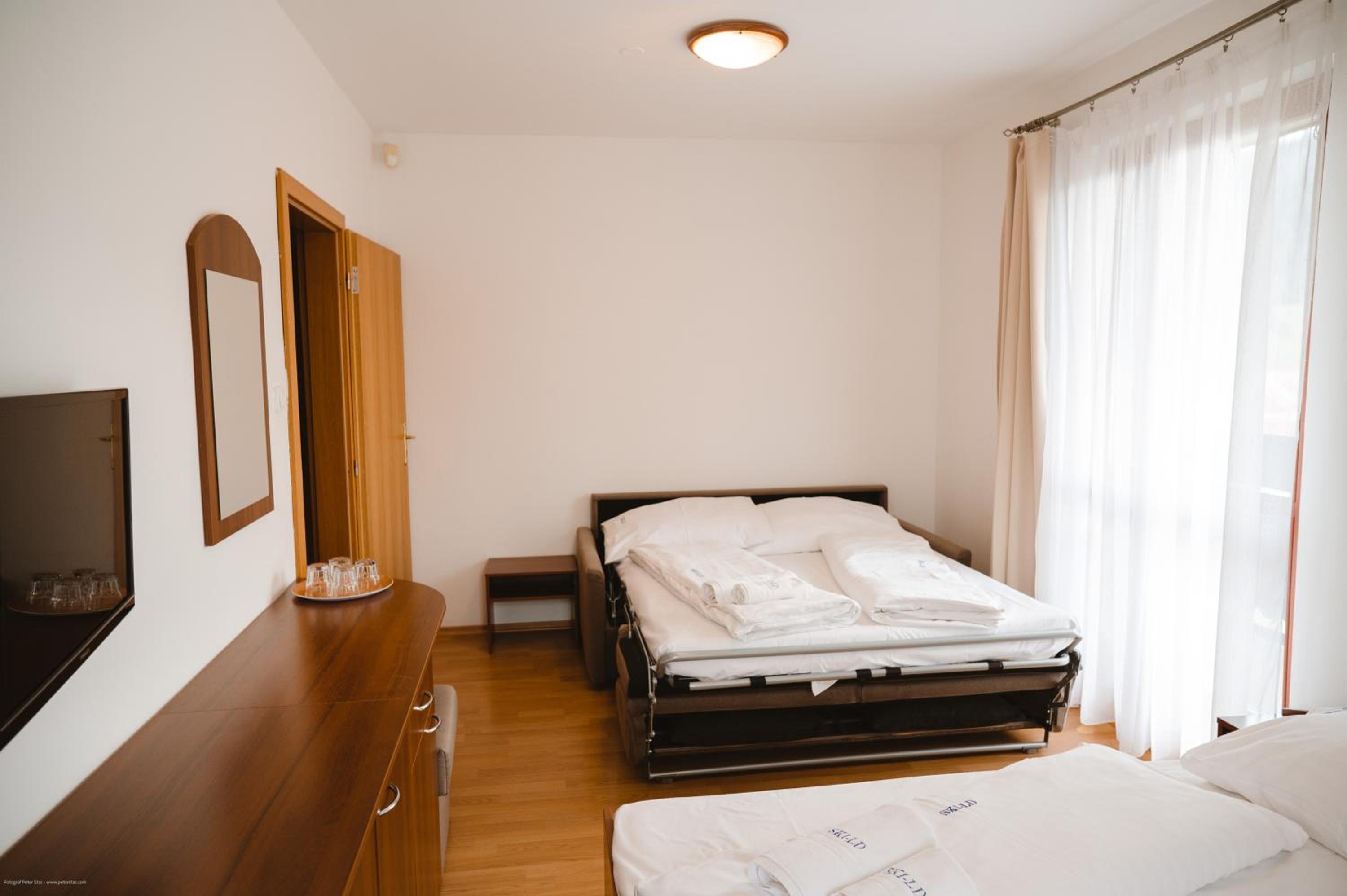One-Bedroom Apartment photo 1