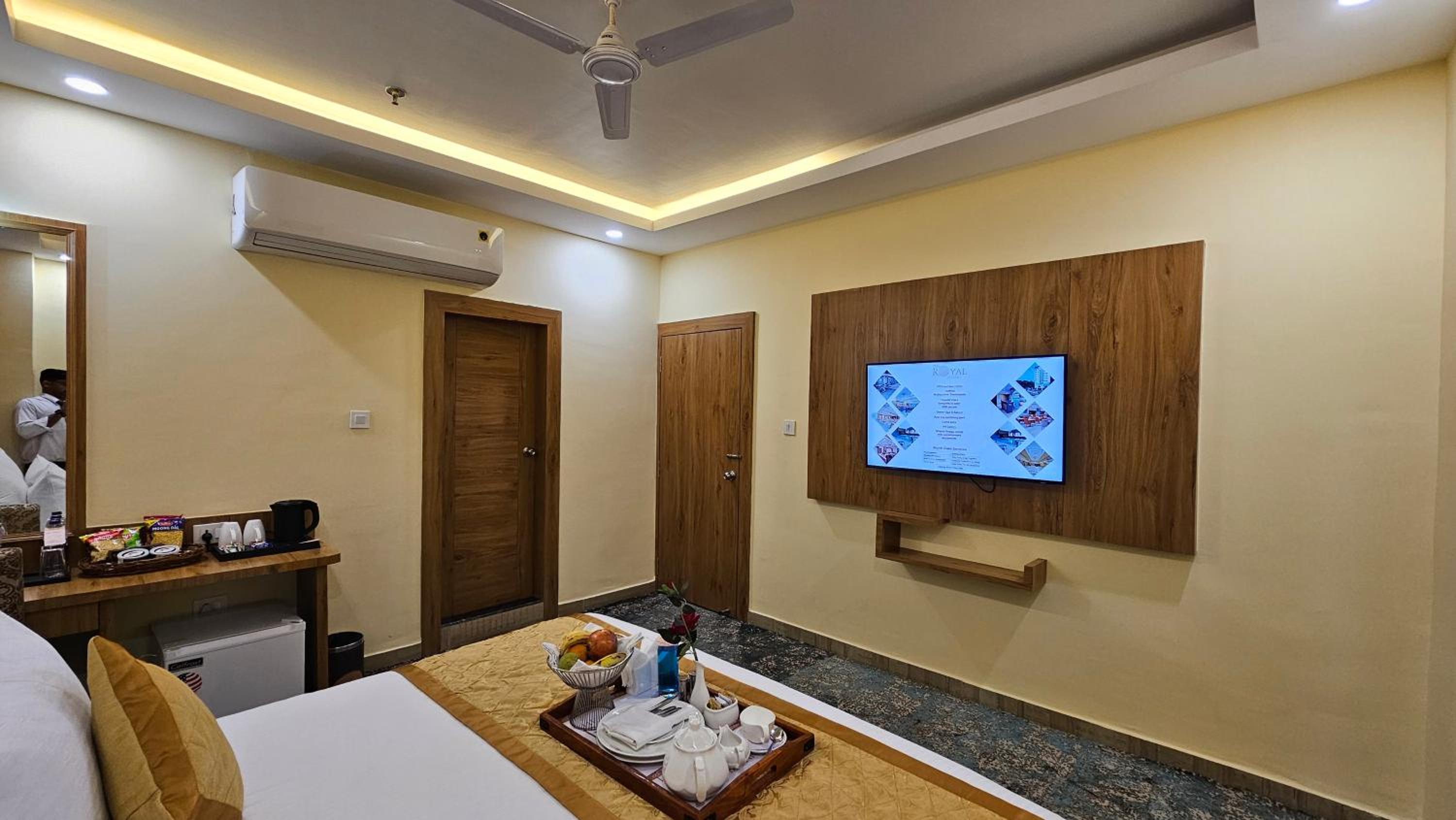 Deluxe Family Room - Photo 1