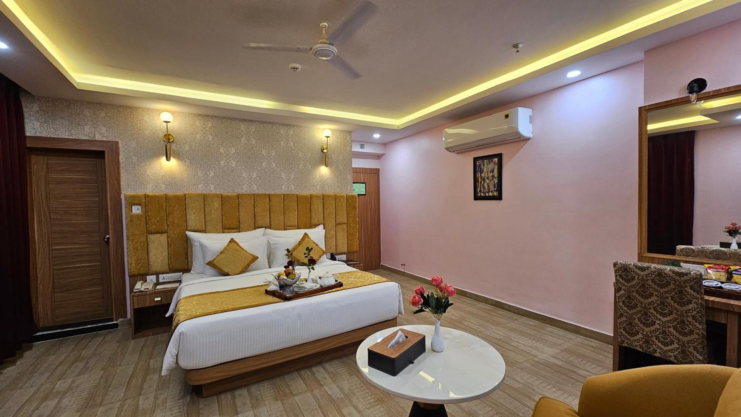 Deluxe King Room - Photo 4