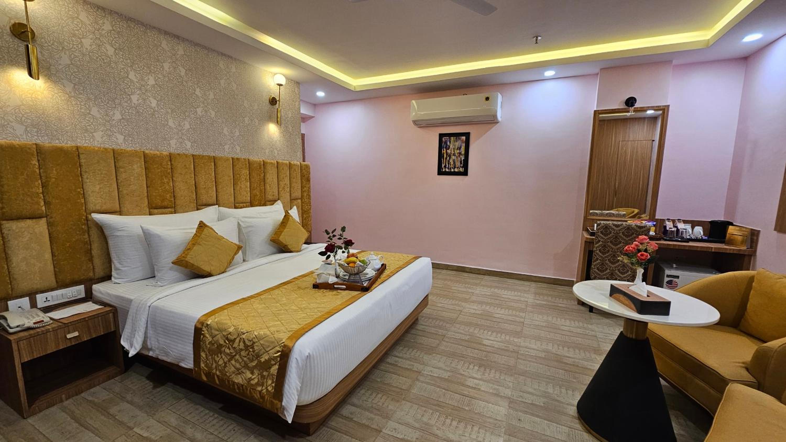 Deluxe King Room - Photo 5