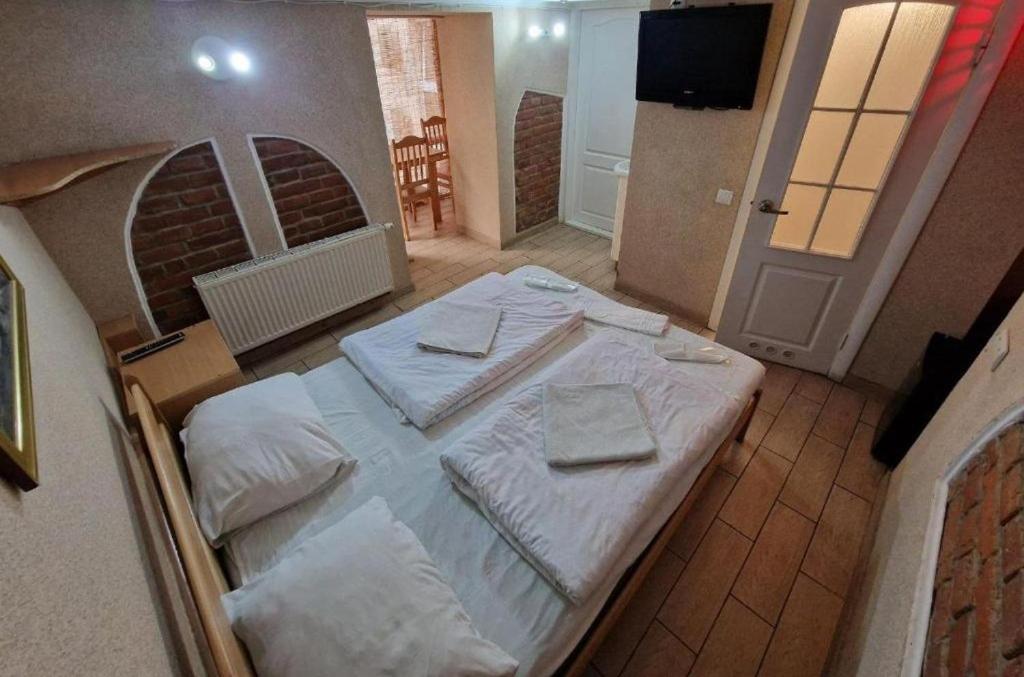 Budget Double Room photo 3
