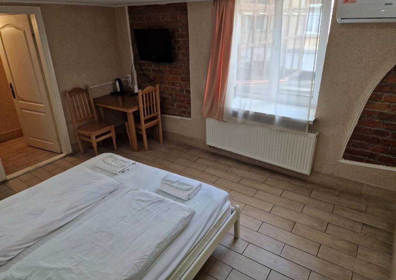 Budget Double Room photo 2