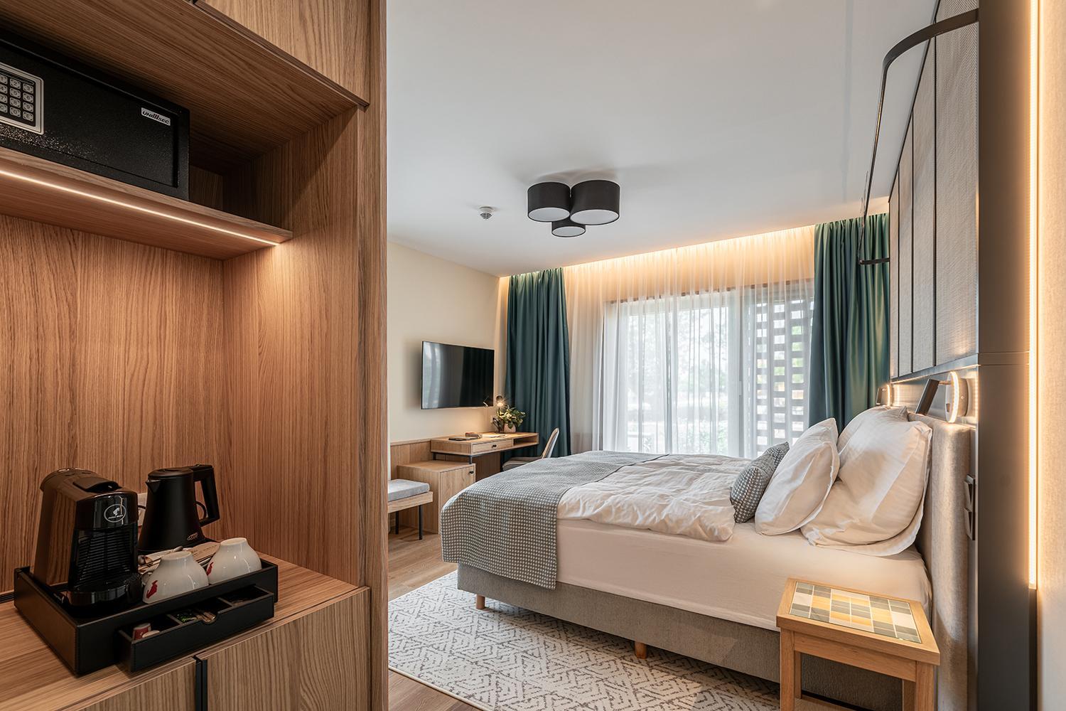 Double or Twin Room with Lake View