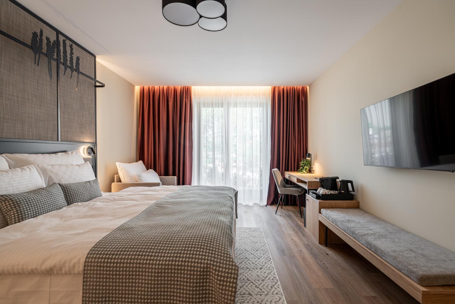 Superior Double or Twin Room with Lake View