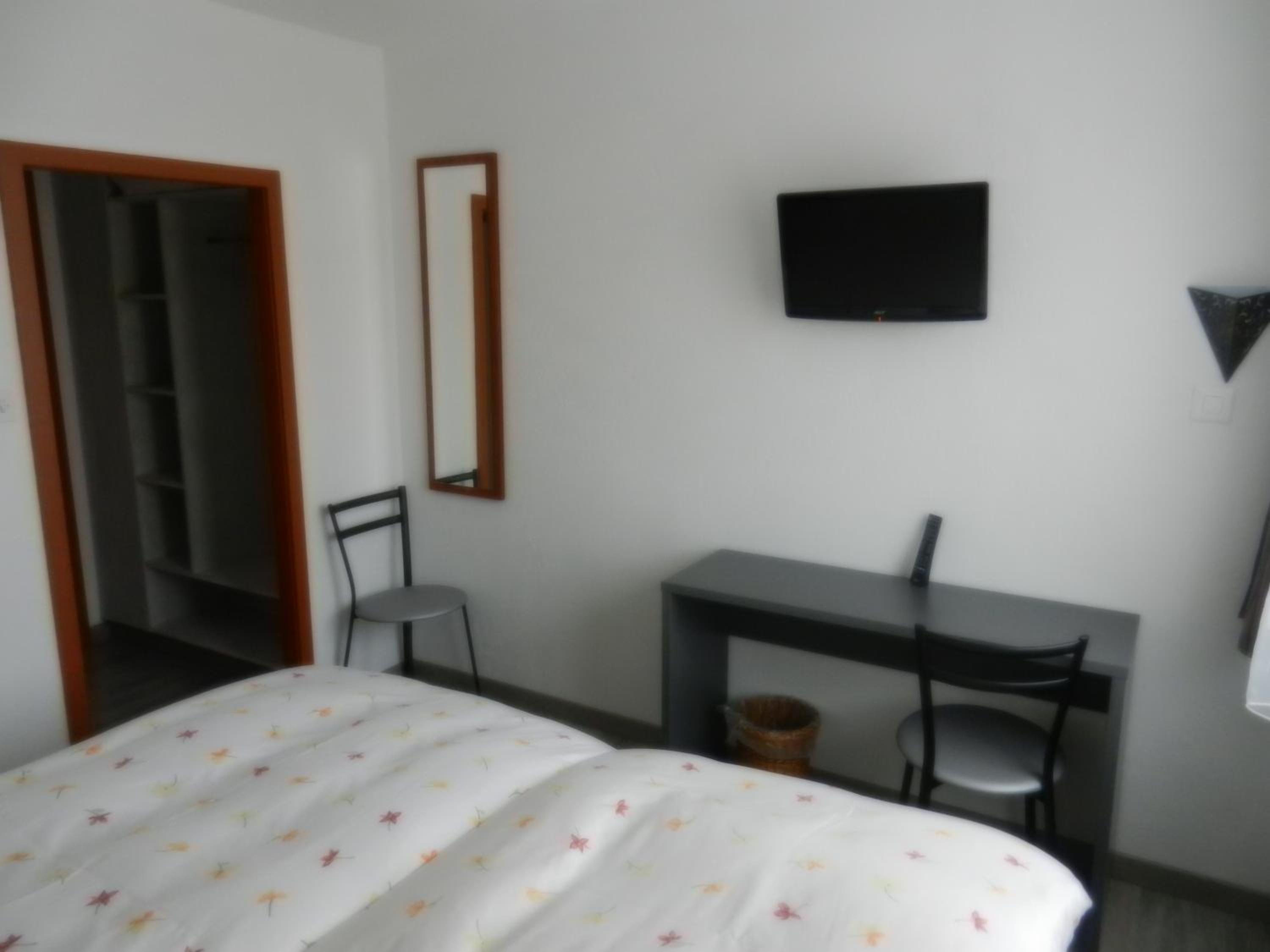 Standard Double Room photo 2