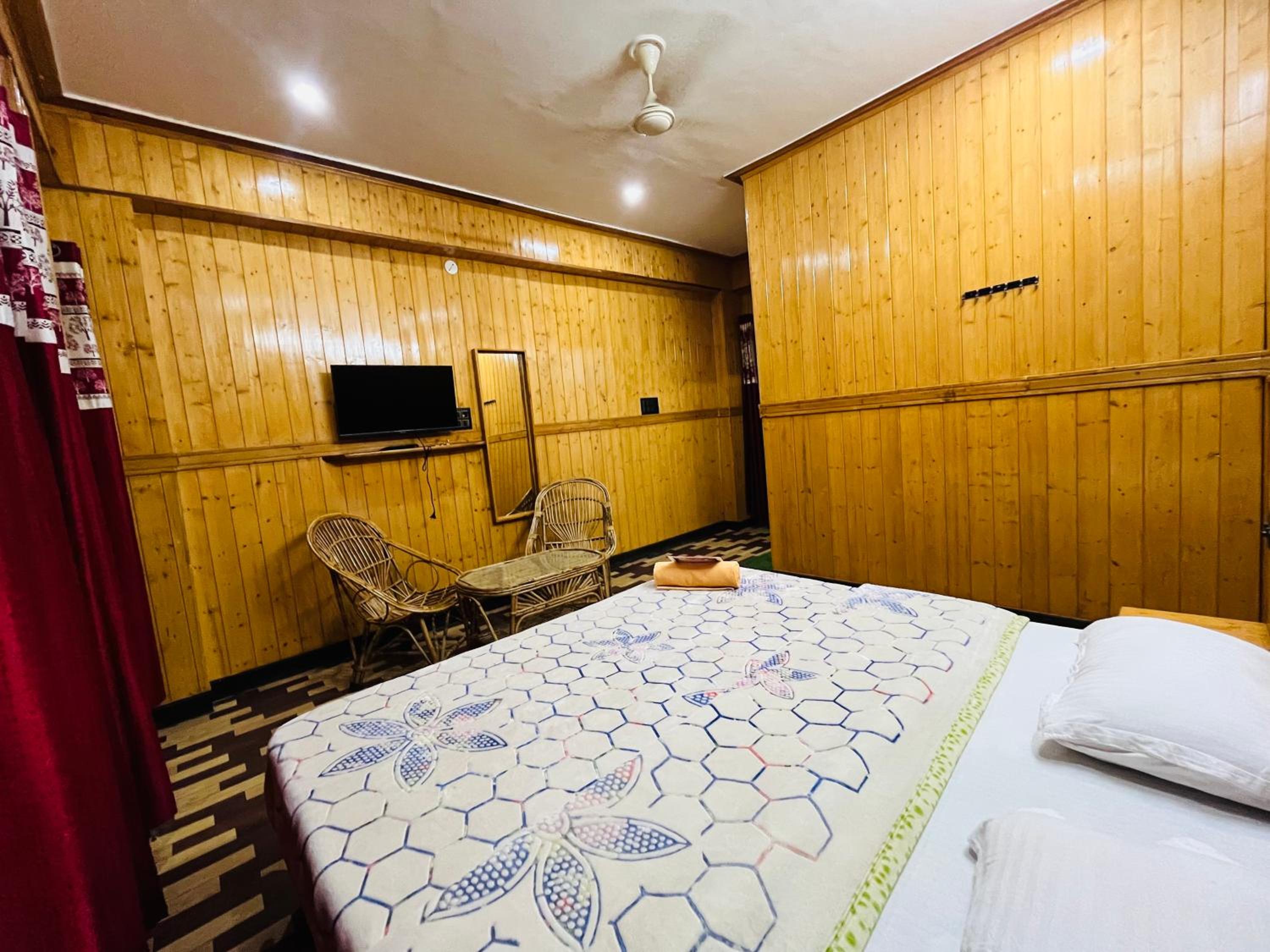 Suite with Balcony photo 2