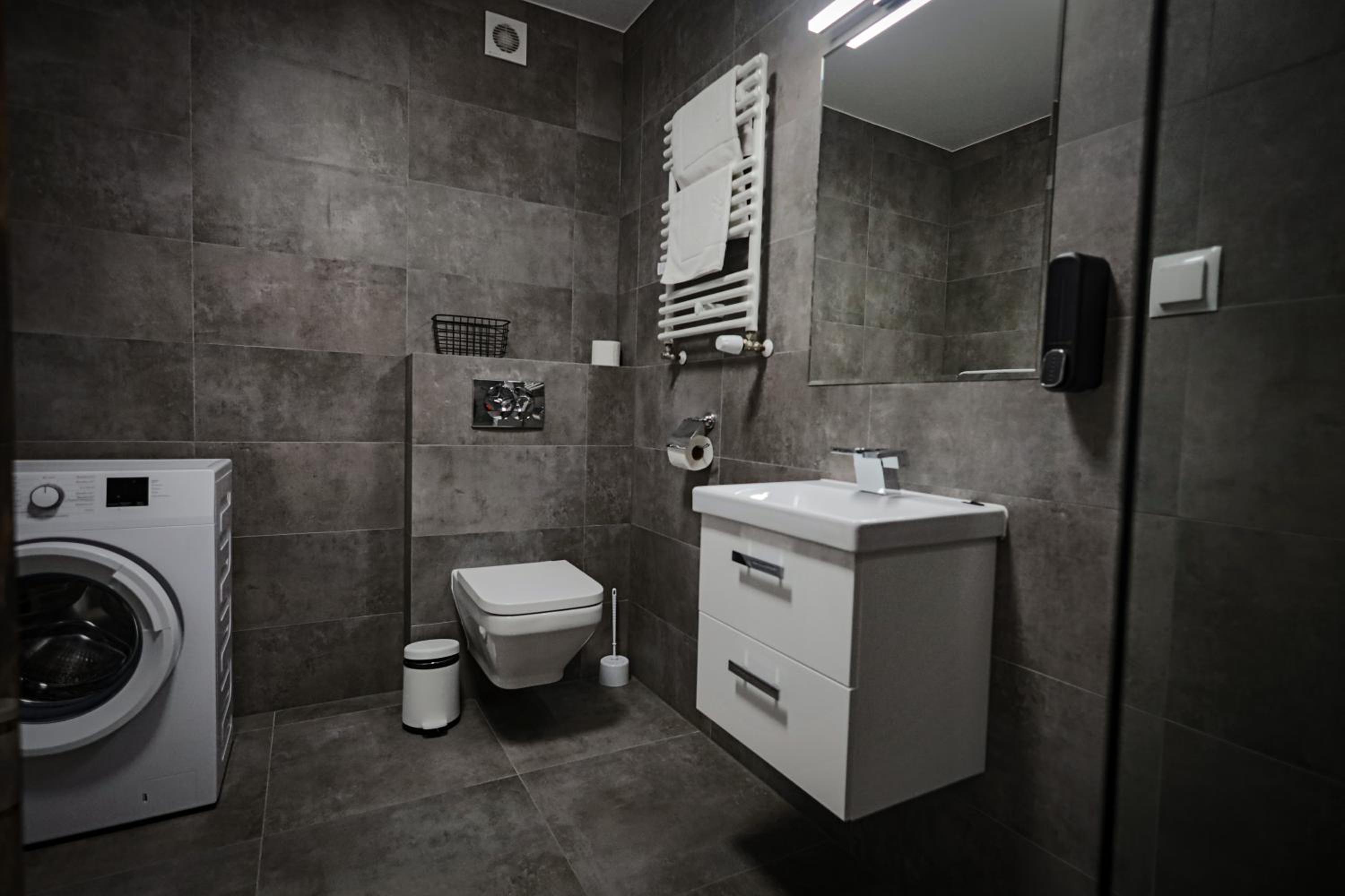 One-Bedroom Apartment with Balcony photo 2