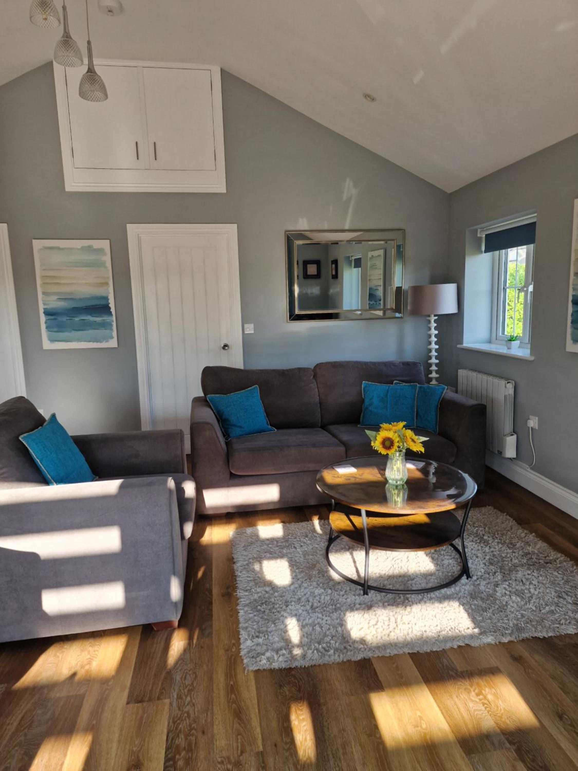 Deluxe One-Bedroom Apartment