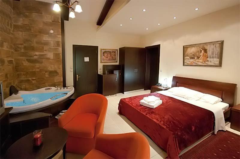 Deluxe Double or Twin Room - Photo 28