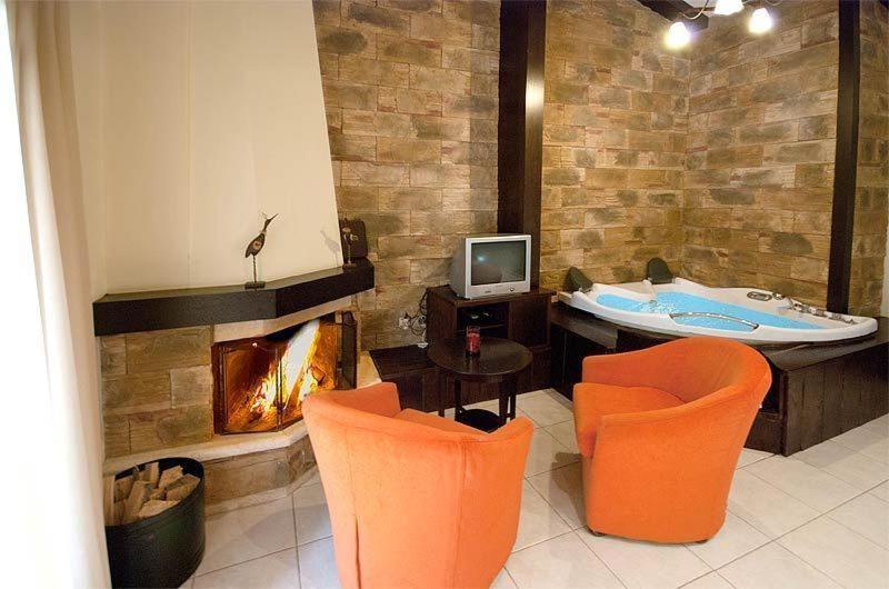 Deluxe Double or Twin Room - Photo 23