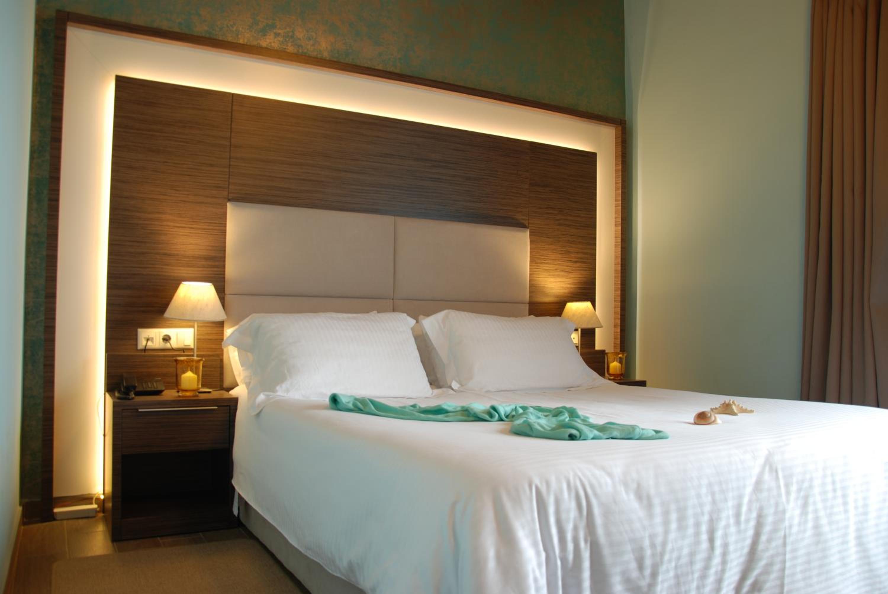One-Bedroom Apartment (2 - 4 Adults) photo 3