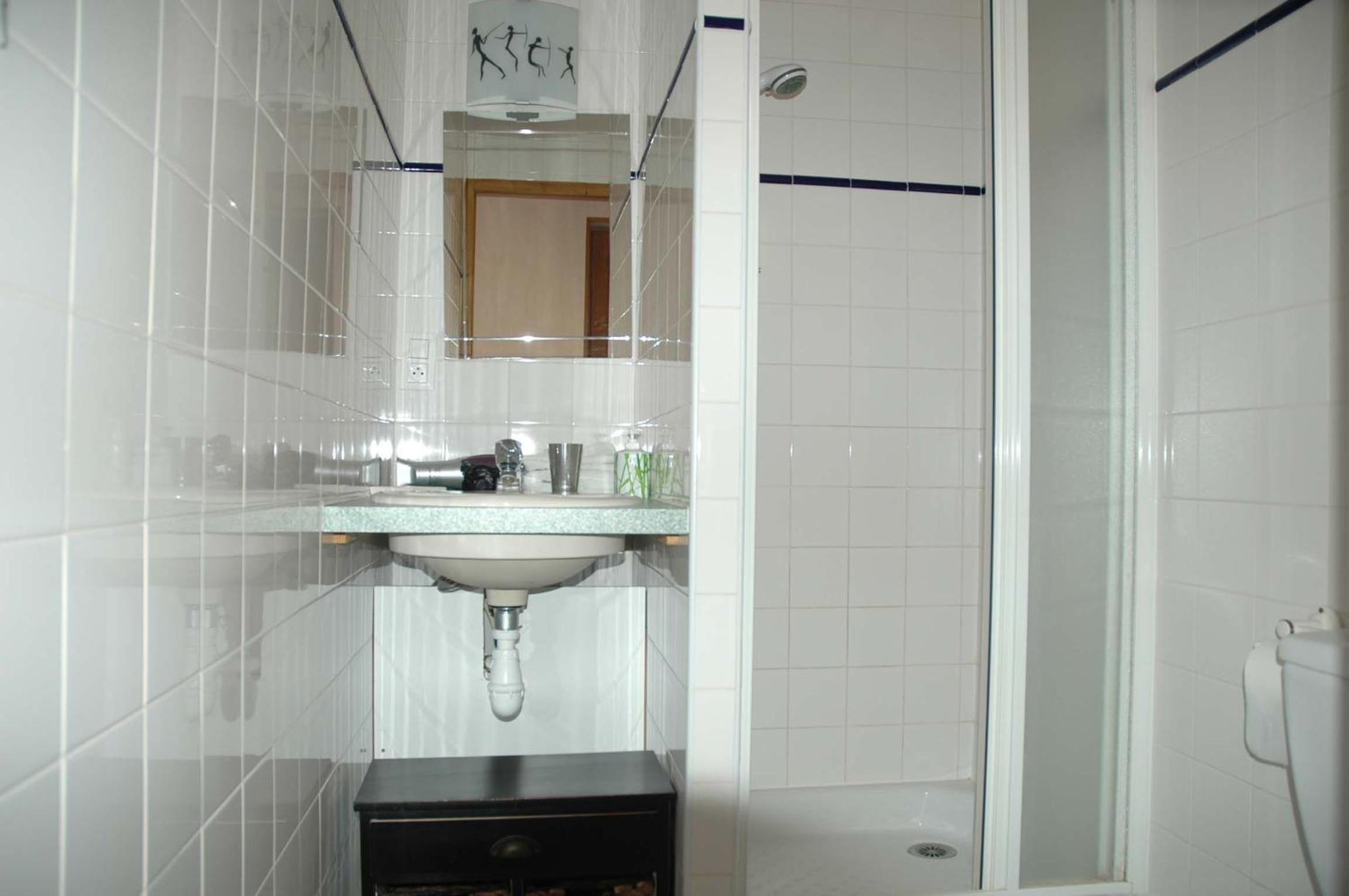 Four-Bedroom House photo 2
