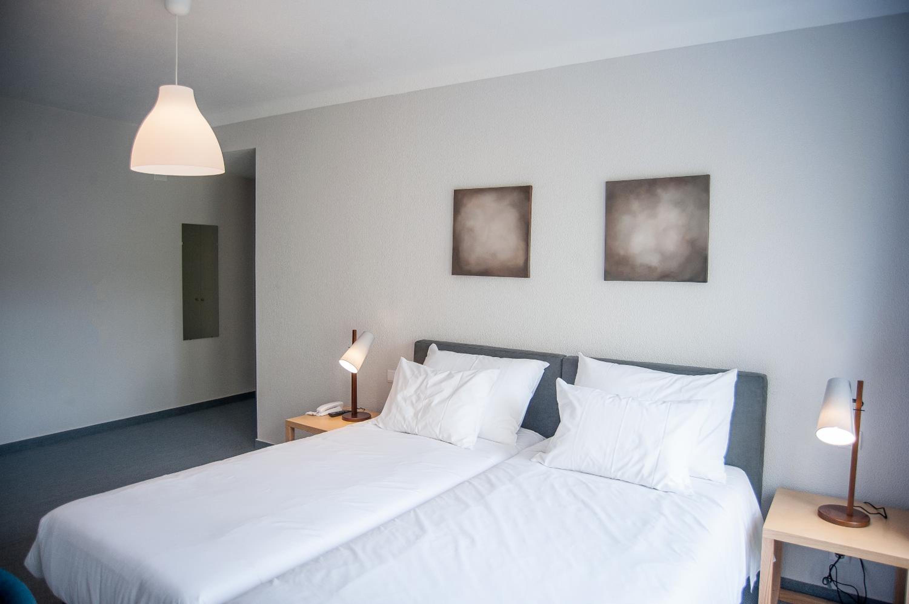 Twin Room - Disability Access photo 2