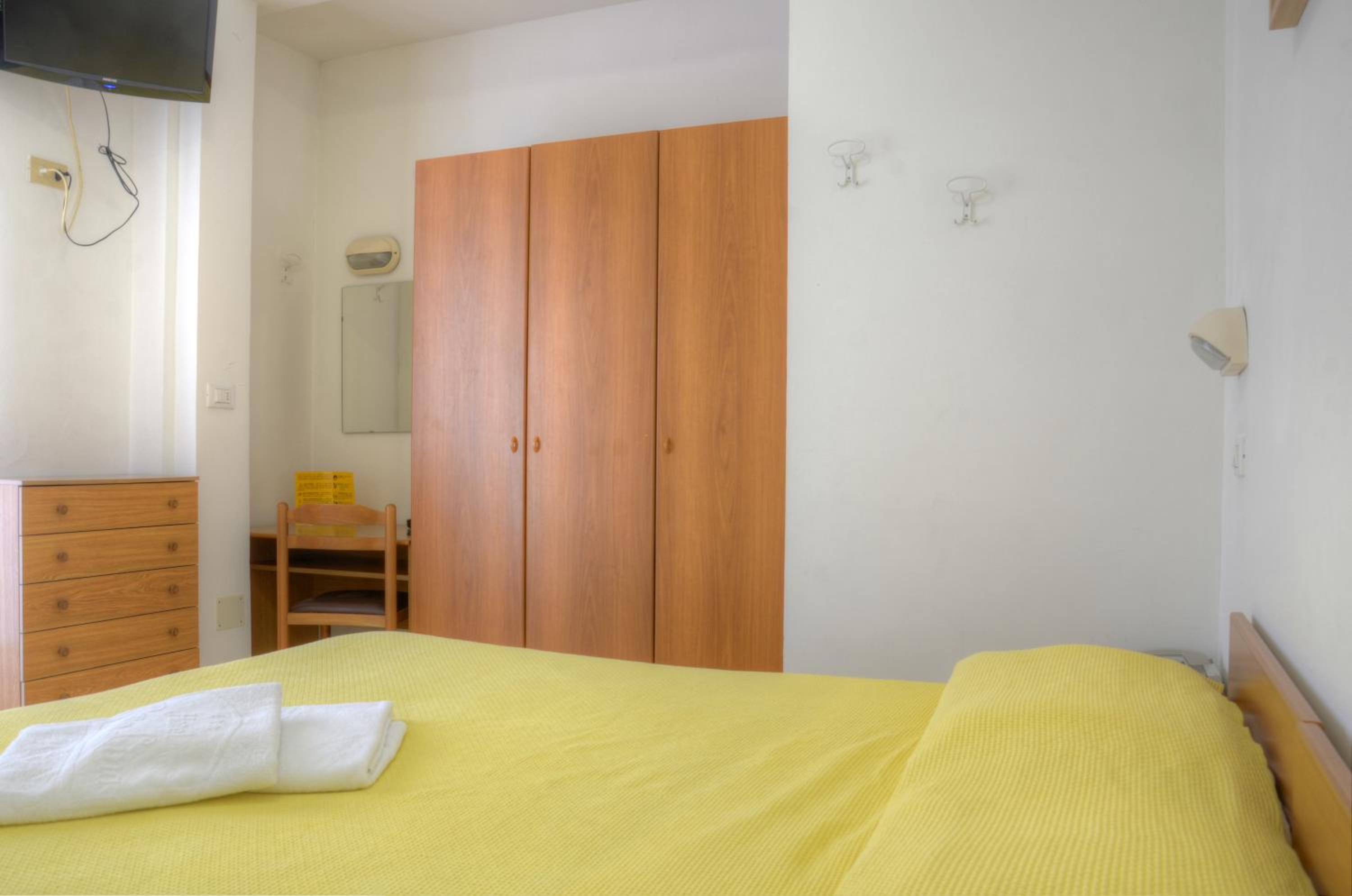 Standard Double or Twin Room with Balcony photo 3