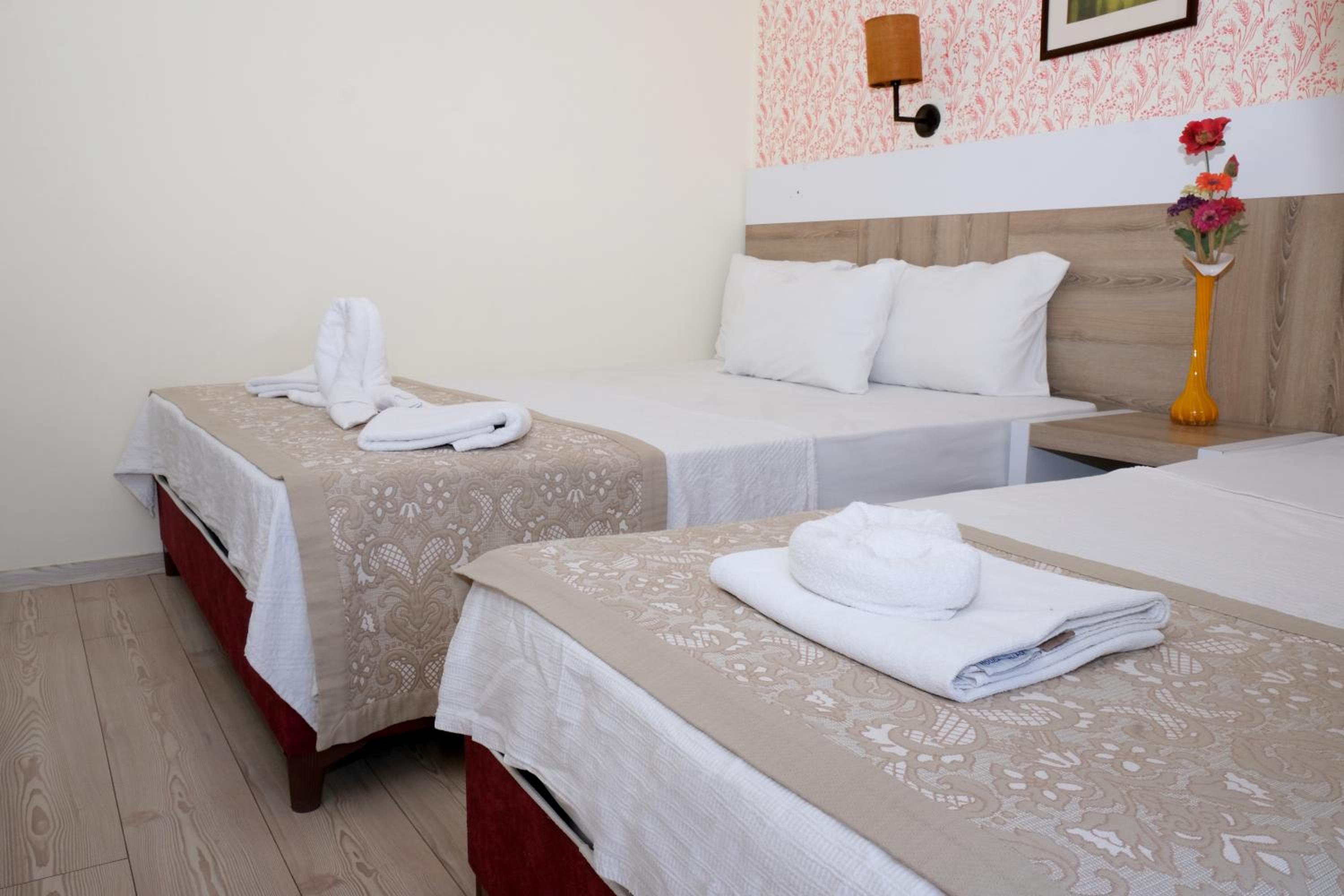 Standard Double or Twin Room photo 2