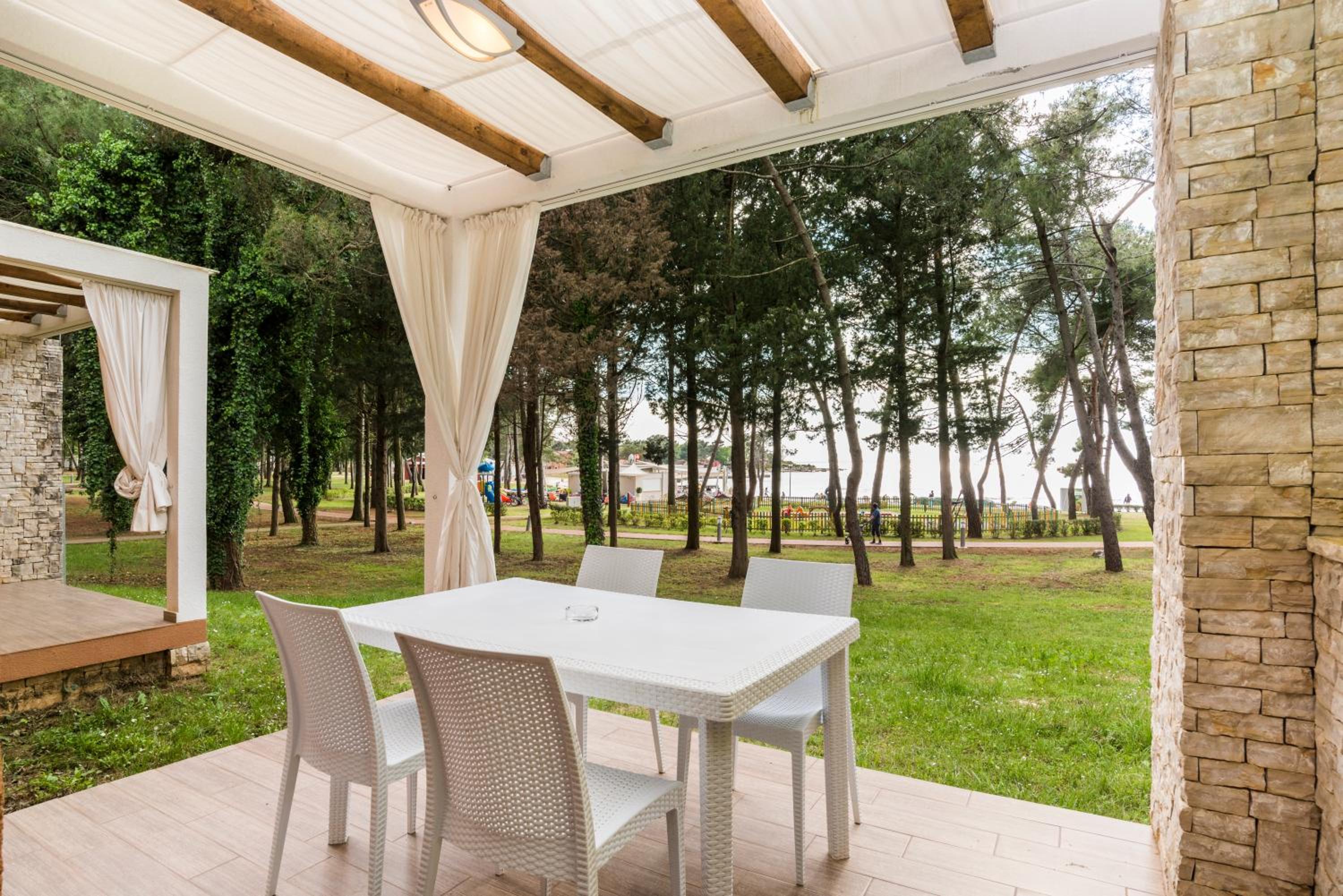 Balcony & Terrace